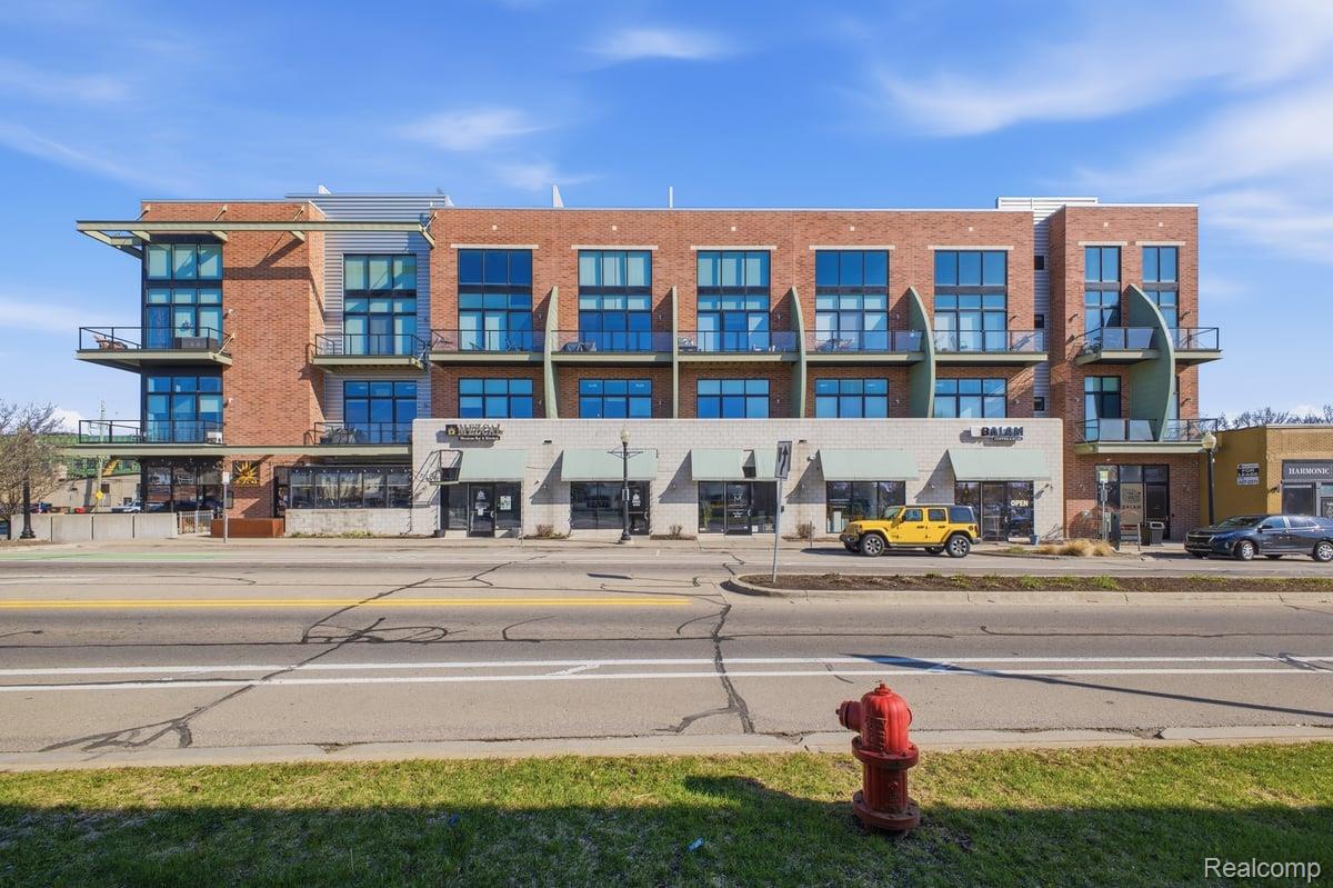 211 E E 9 Mile Road Road Unit: 313