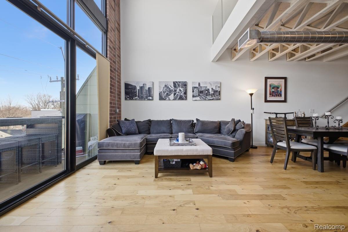 211 E E 9 Mile Road Road Unit: 313