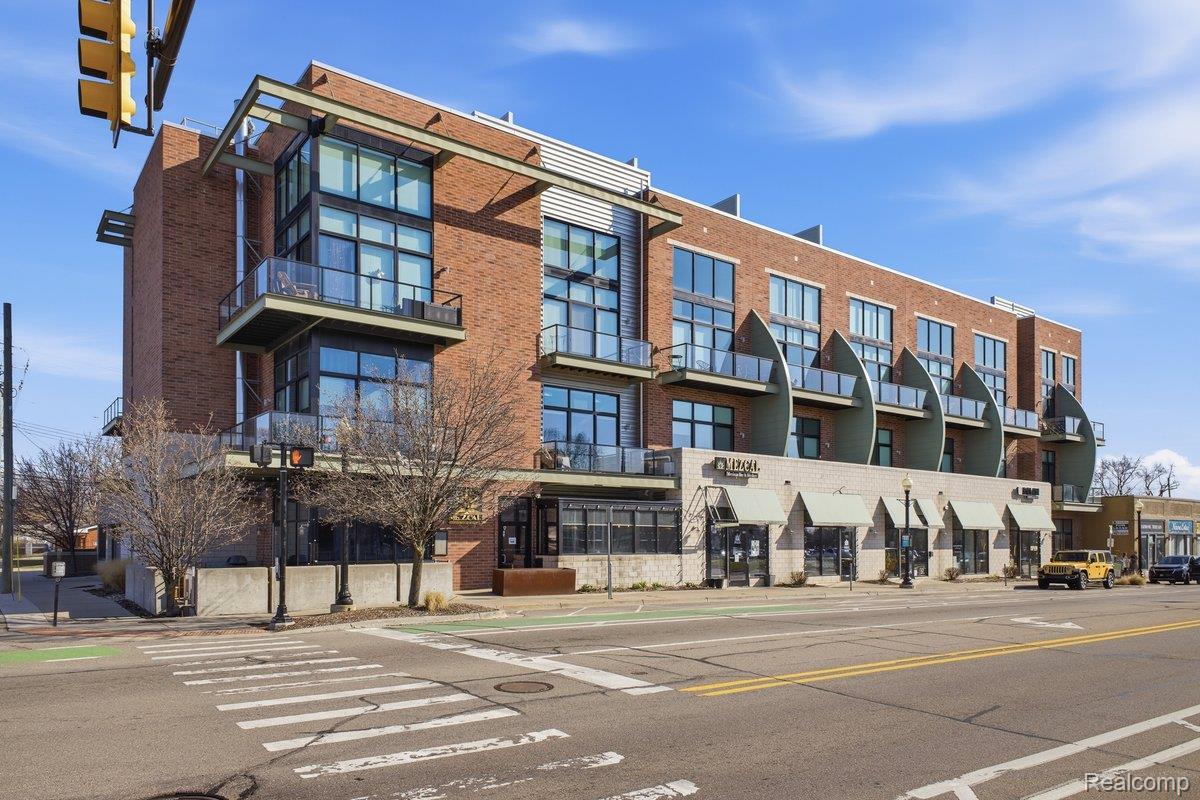 211 E E 9 Mile Road Road Unit: 313