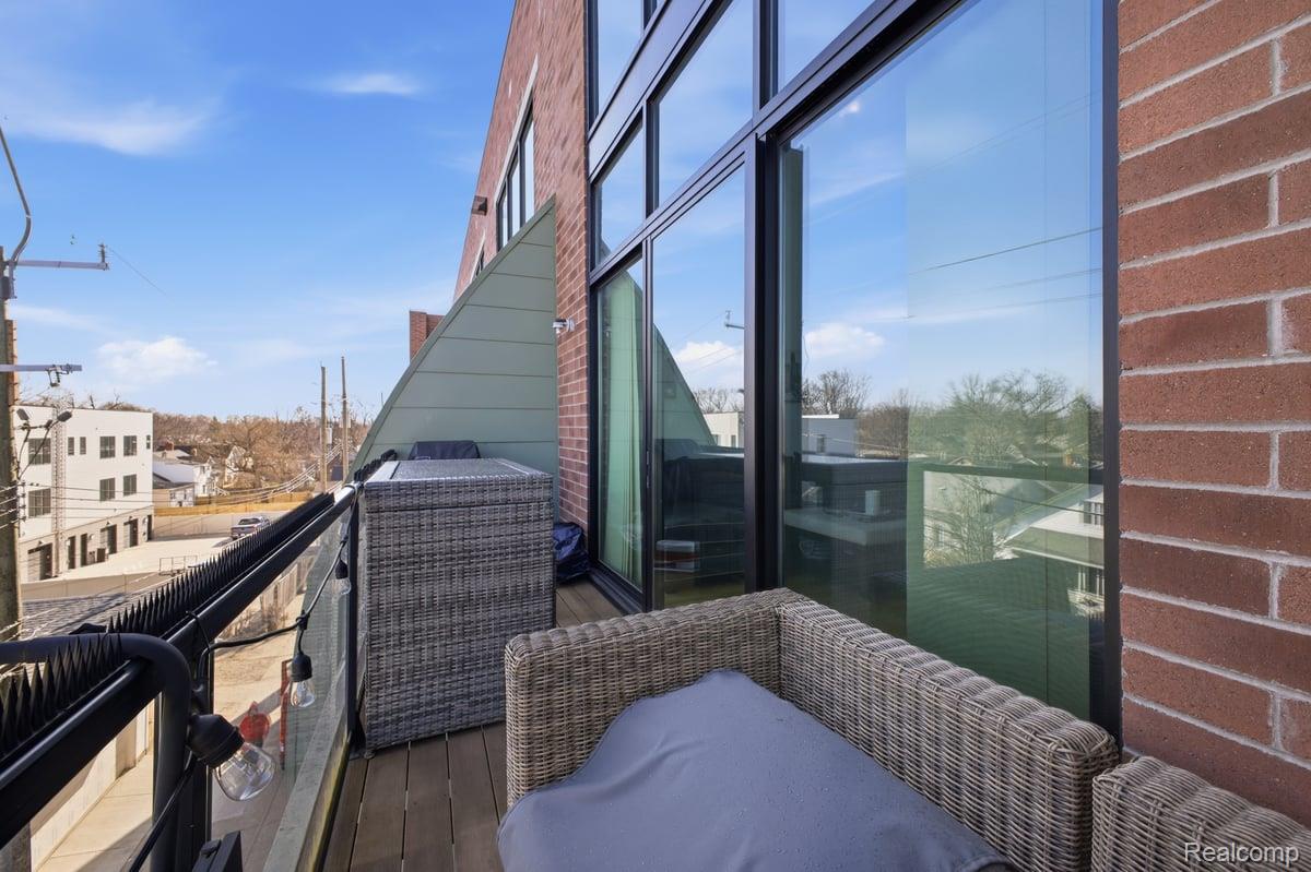 211 E E 9 Mile Road Road Unit: 313