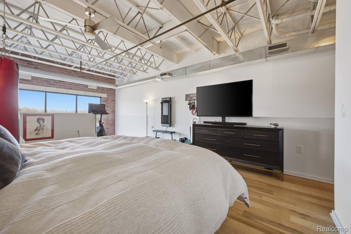 211 E E 9 Mile Road Road Unit: 313