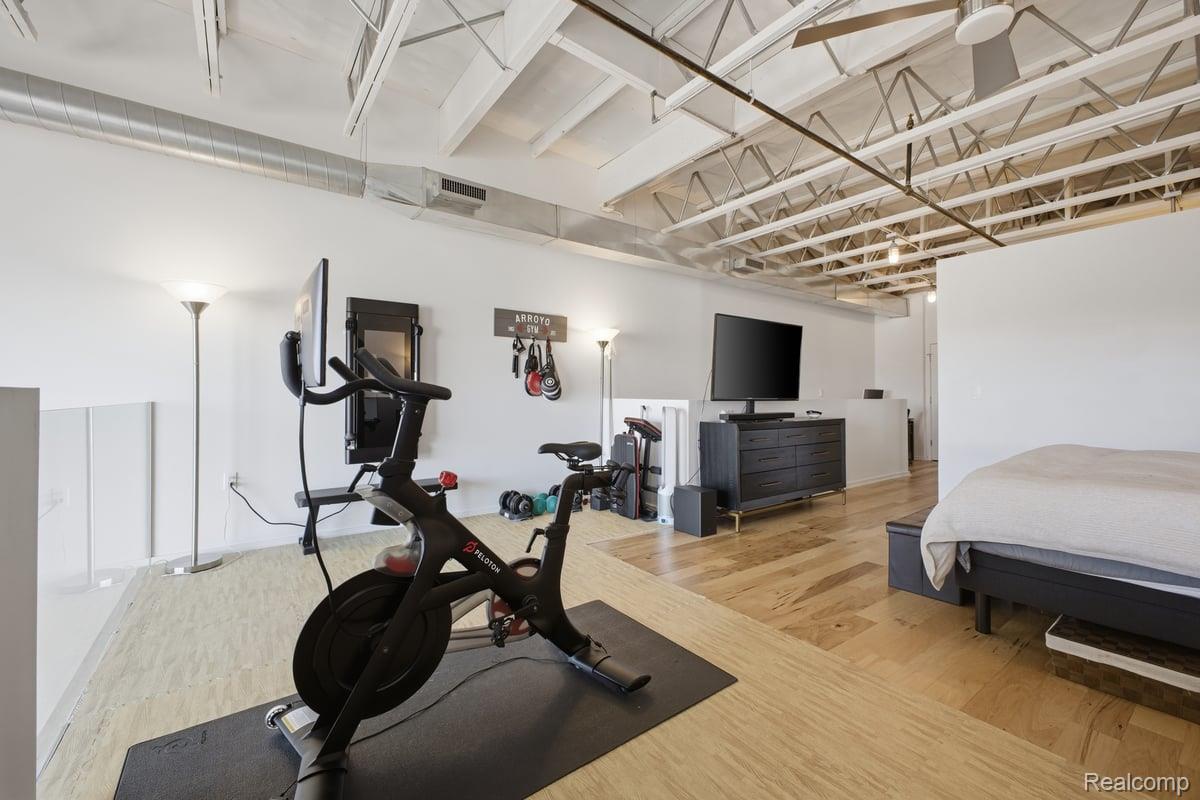 211 E E 9 Mile Road Road Unit: 313
