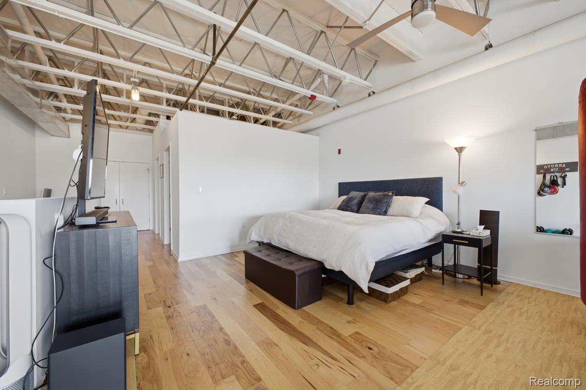 211 E E 9 Mile Road Road Unit: 313