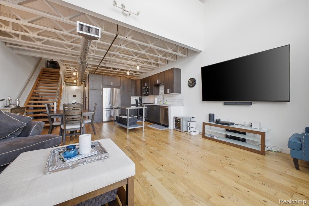 211 E E 9 Mile Road Road Unit: 313