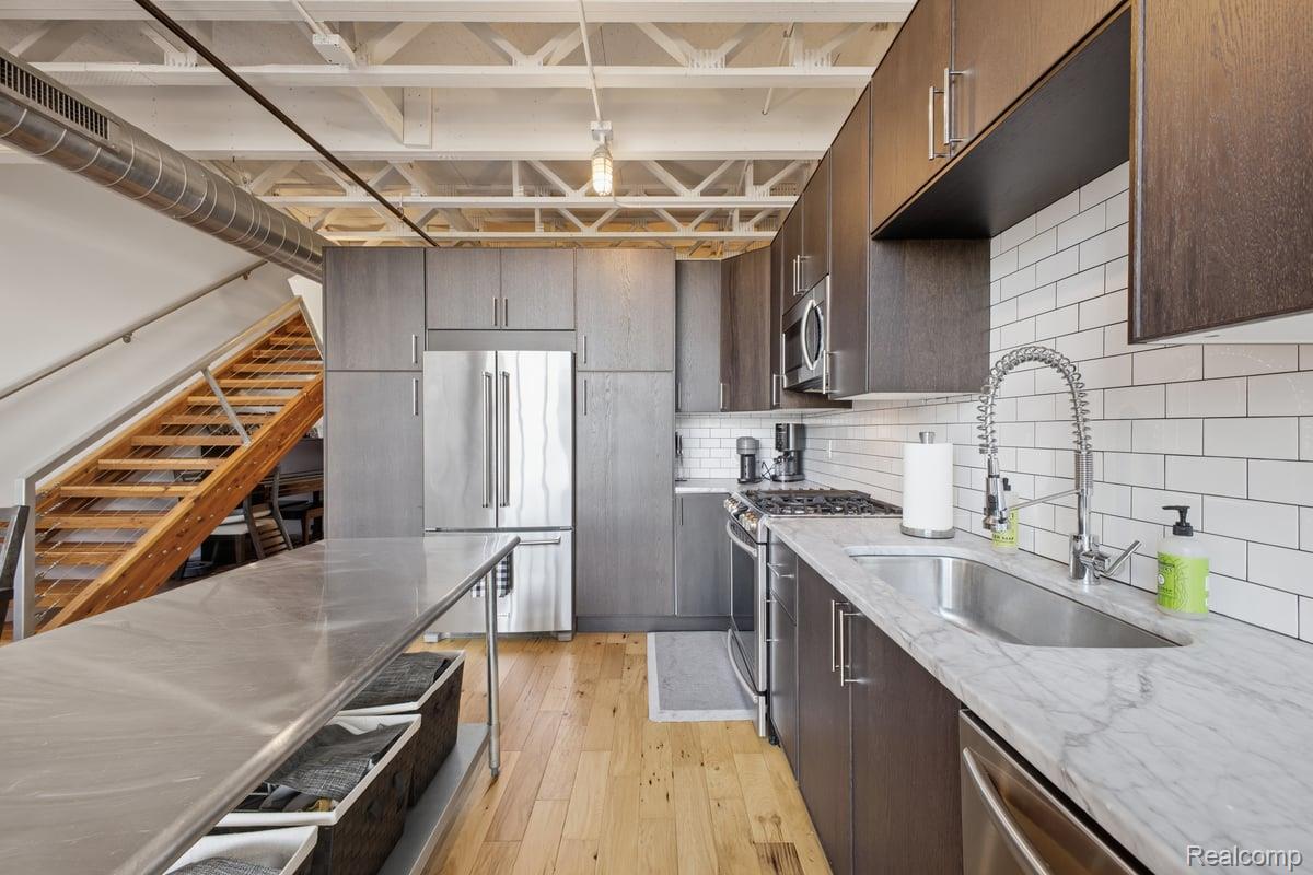 211 E E 9 Mile Road Road Unit: 313