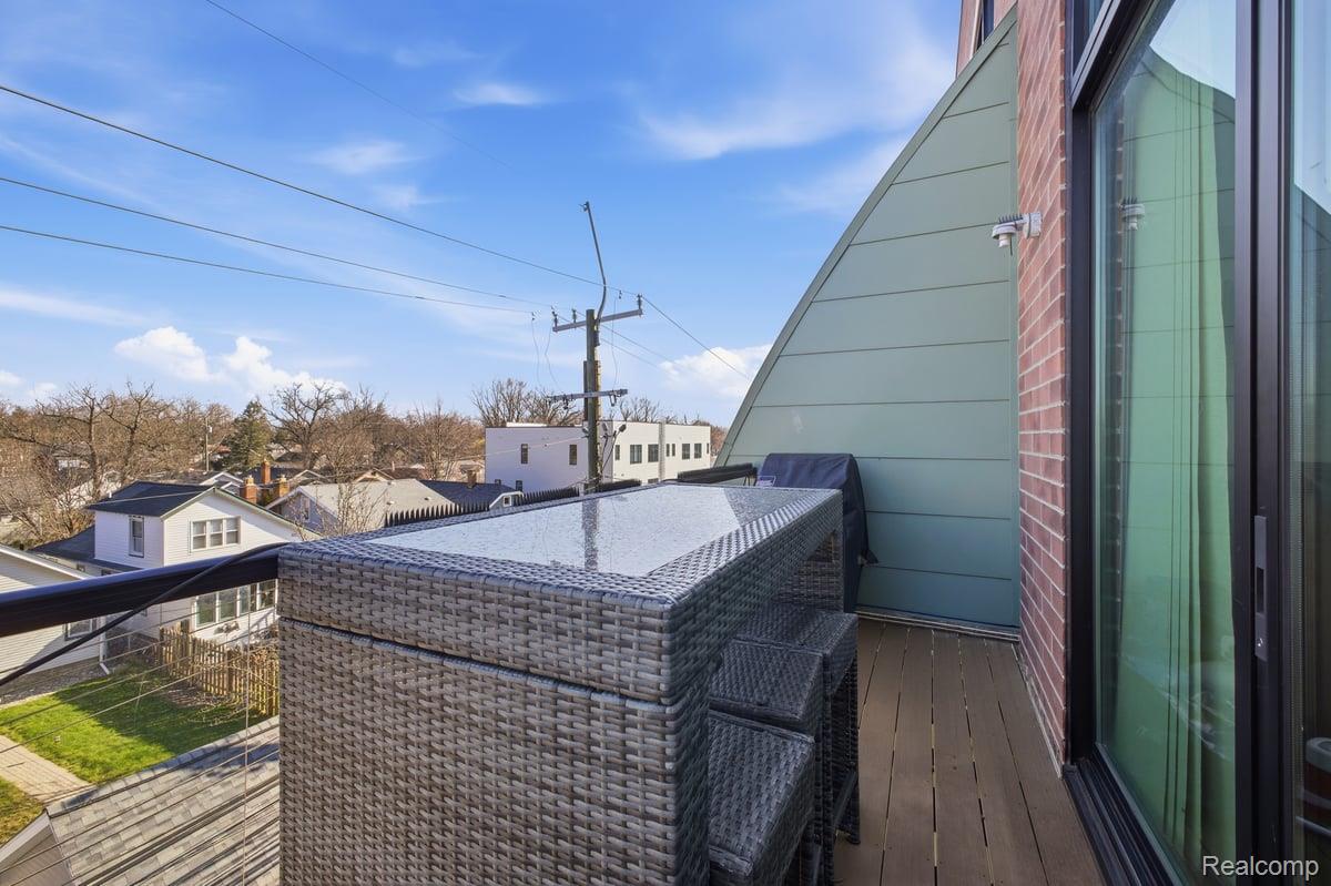 211 E E 9 Mile Road Road Unit: 313