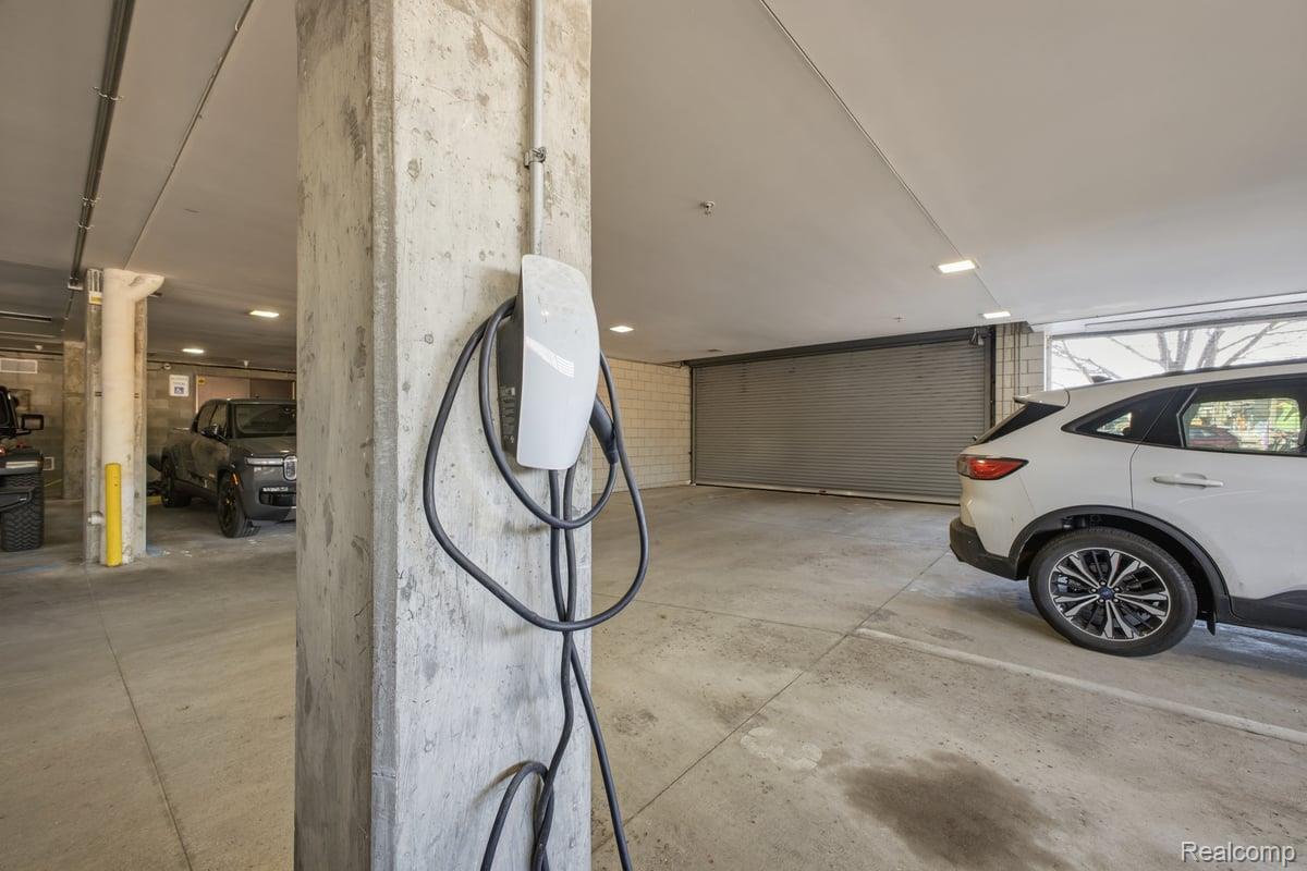 211 E E 9 Mile Road Road Unit: 313
