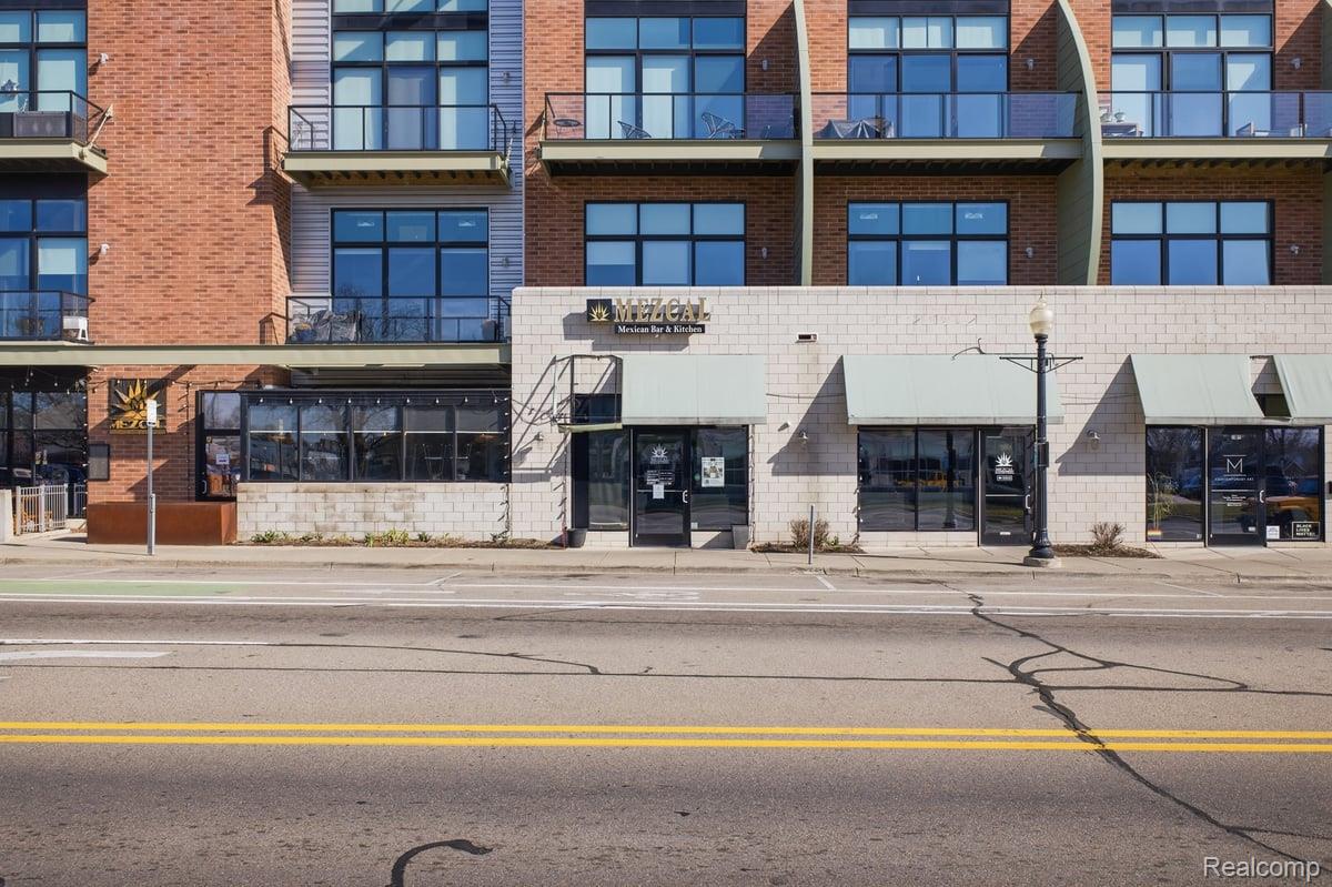 211 E E 9 Mile Road Road Unit: 313