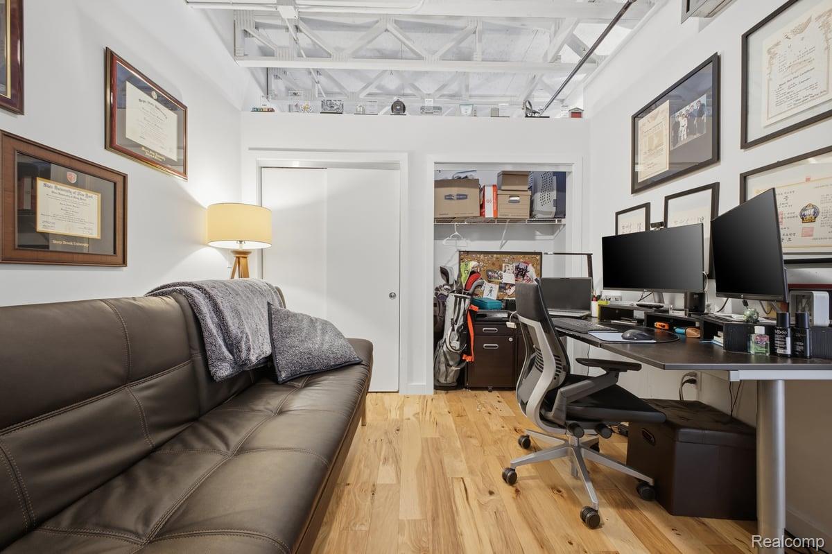 211 E E 9 Mile Road Road Unit: 313