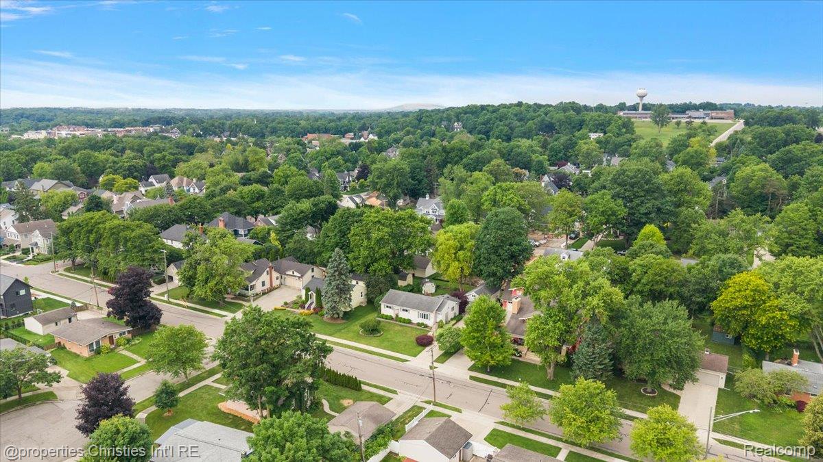735 Novi Street