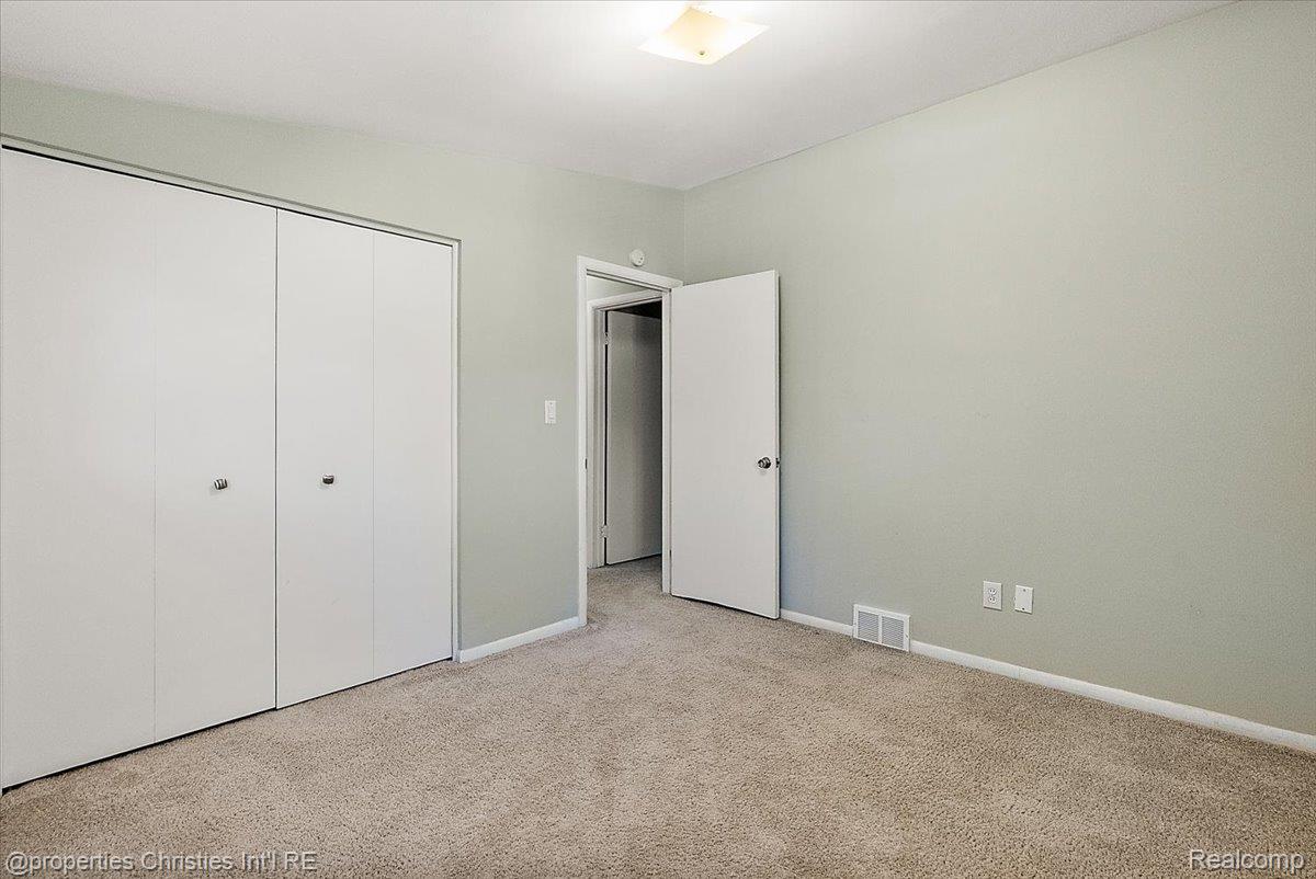 880 N Adams Road Unit: 6