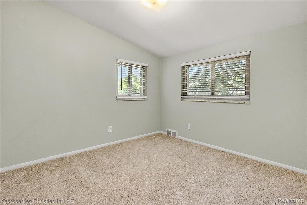 880 N Adams Road Unit: 6