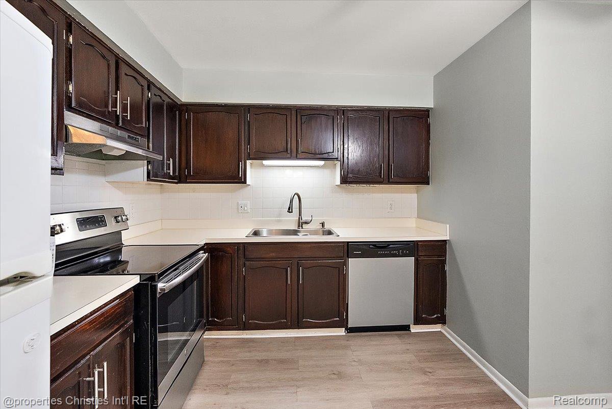 880 N Adams Road Unit: 6