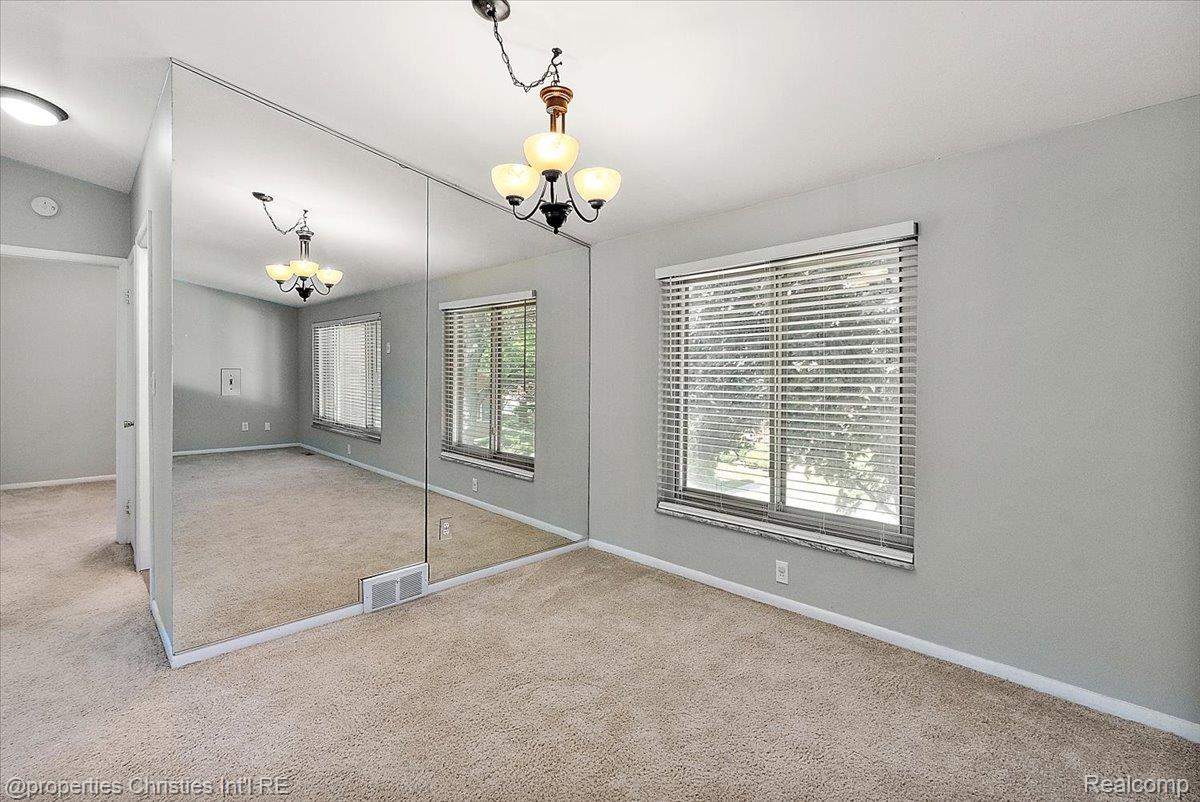 880 N Adams Road Unit: 6