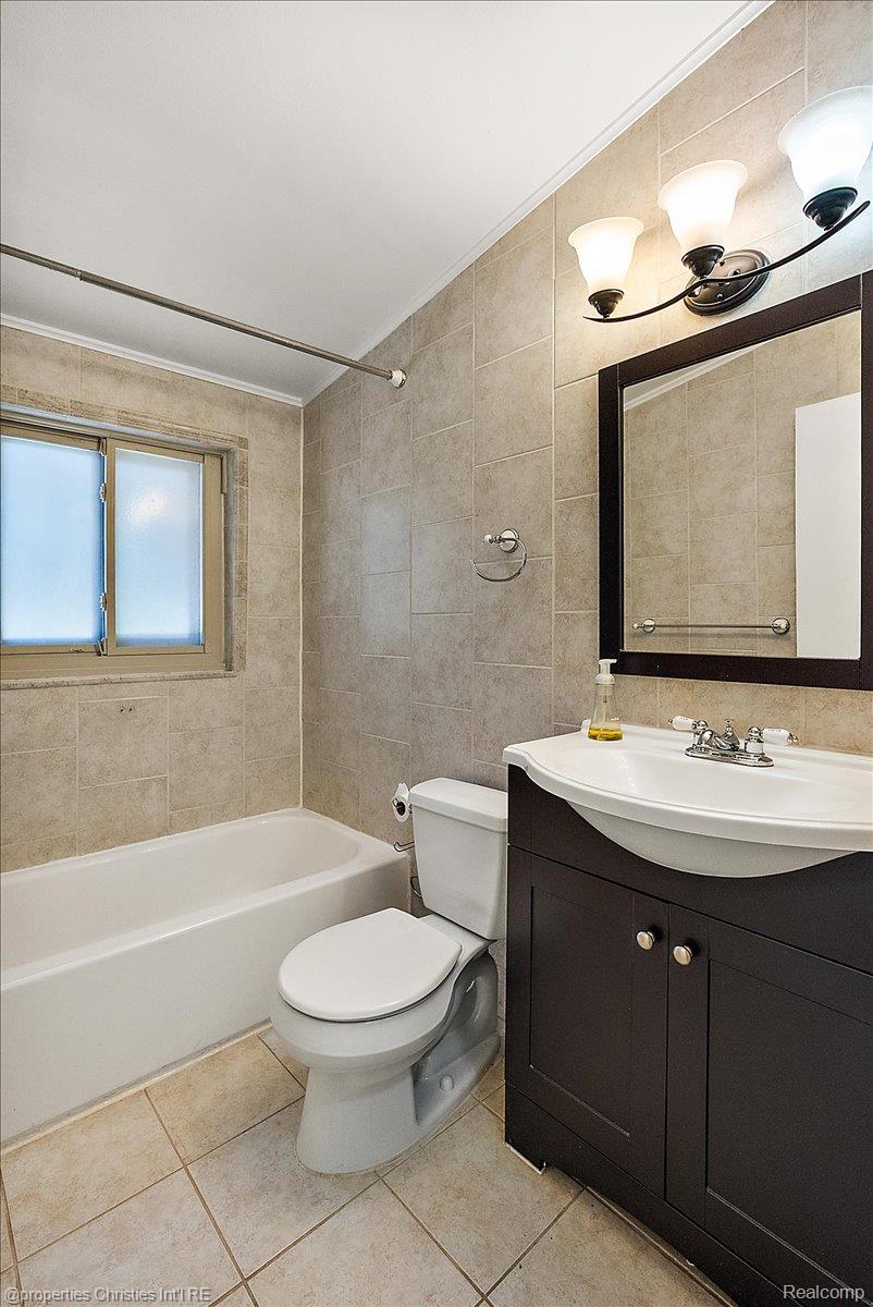 880 N Adams Road Unit: 6