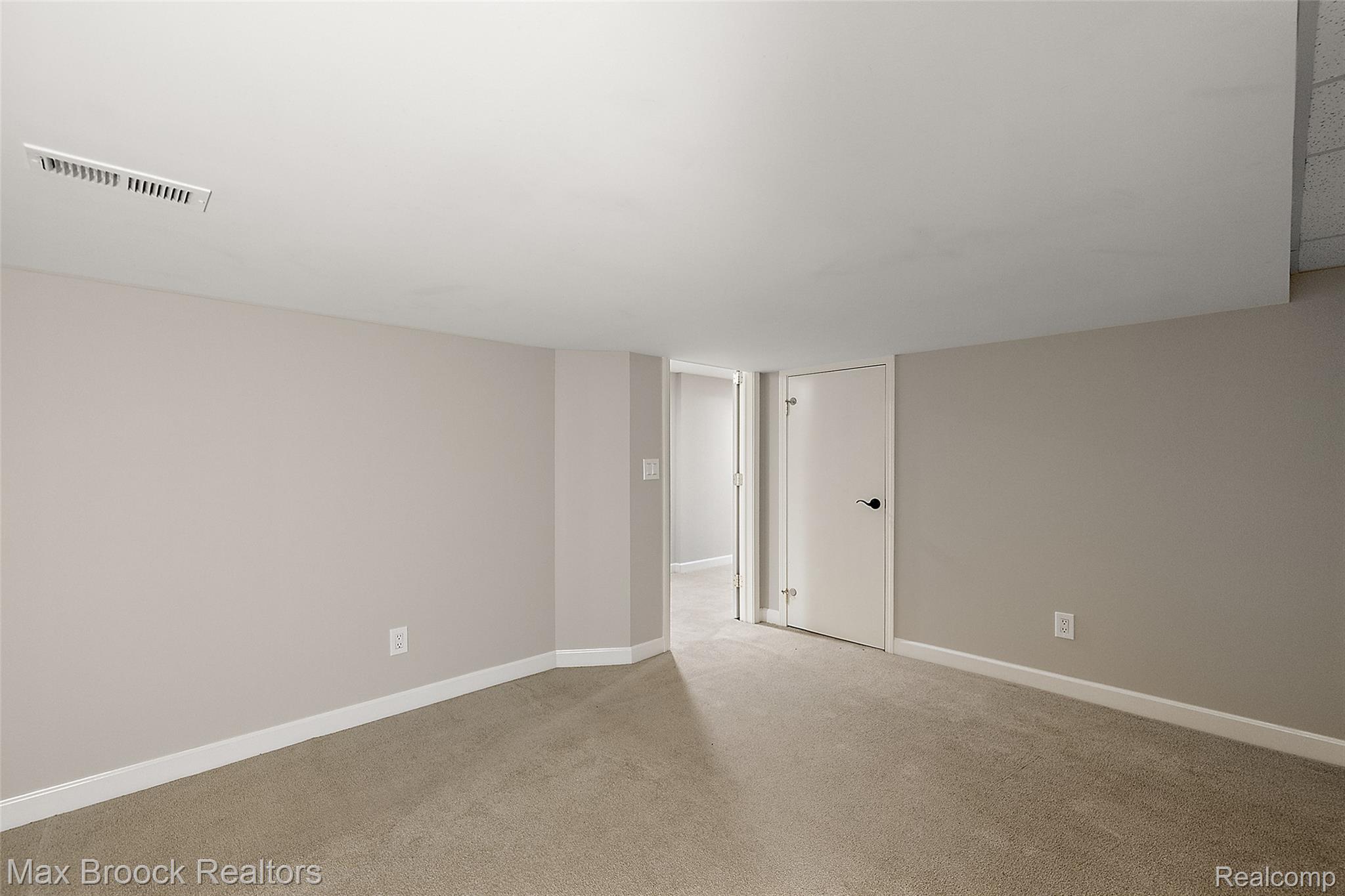 4627 Sunningdale Drive