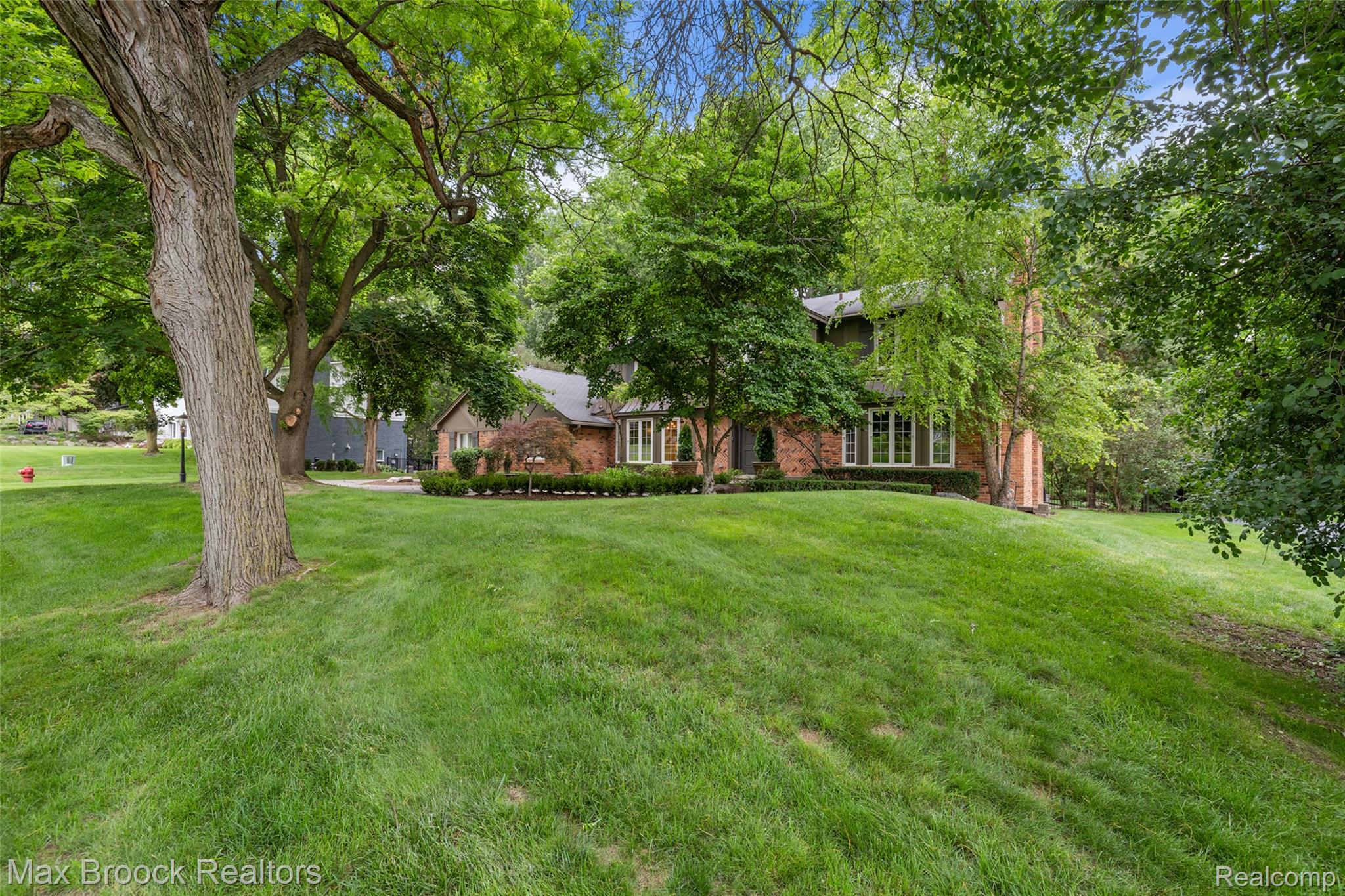 4627 Sunningdale Drive