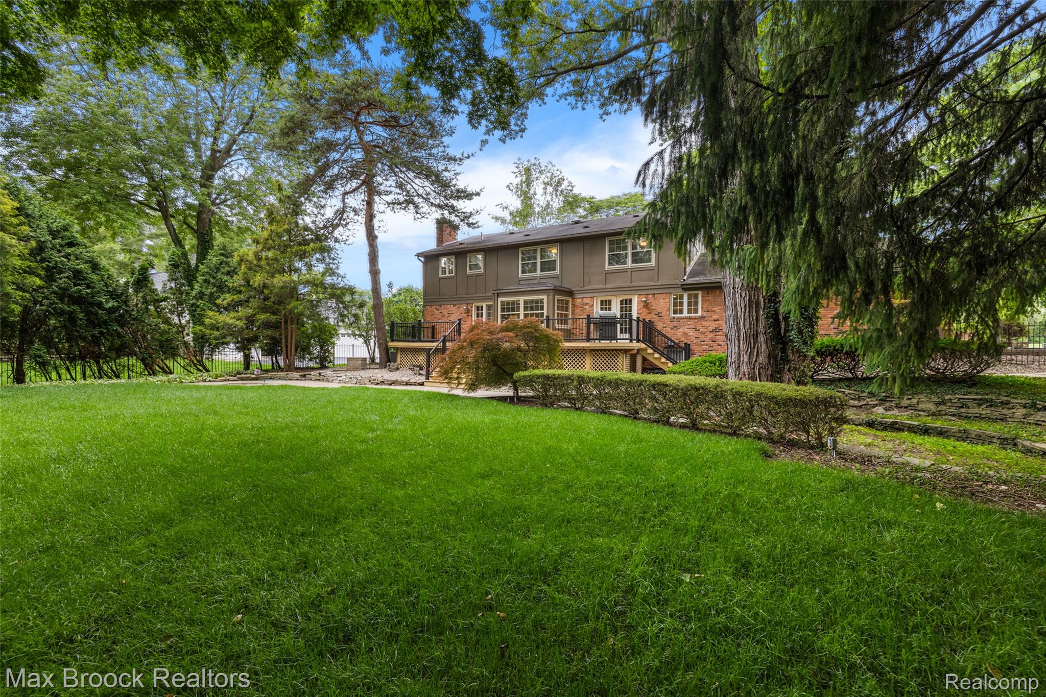 4627 Sunningdale Drive