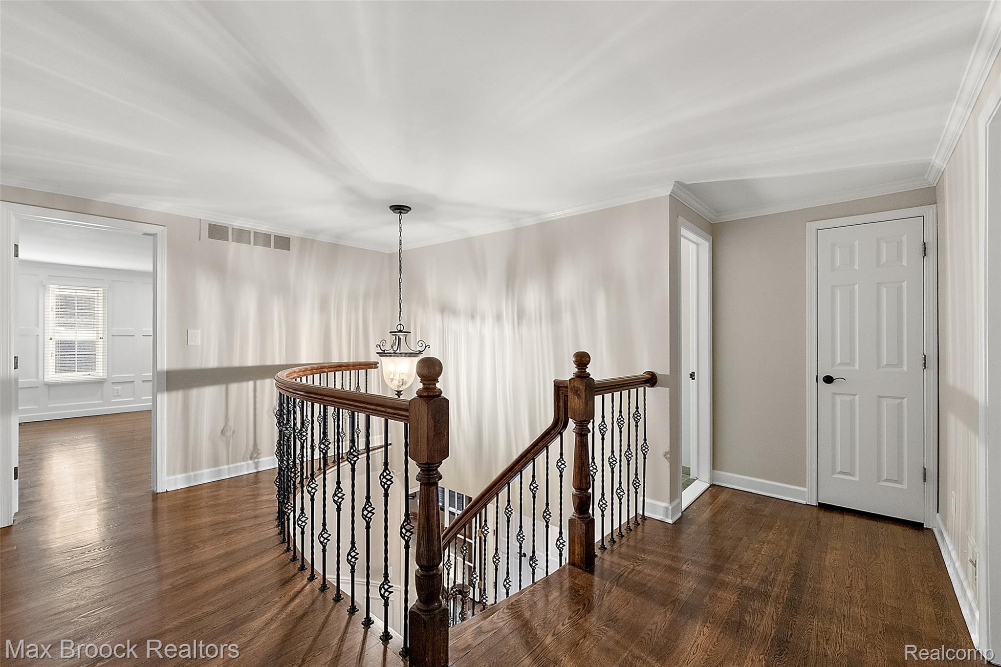 4627 Sunningdale Drive