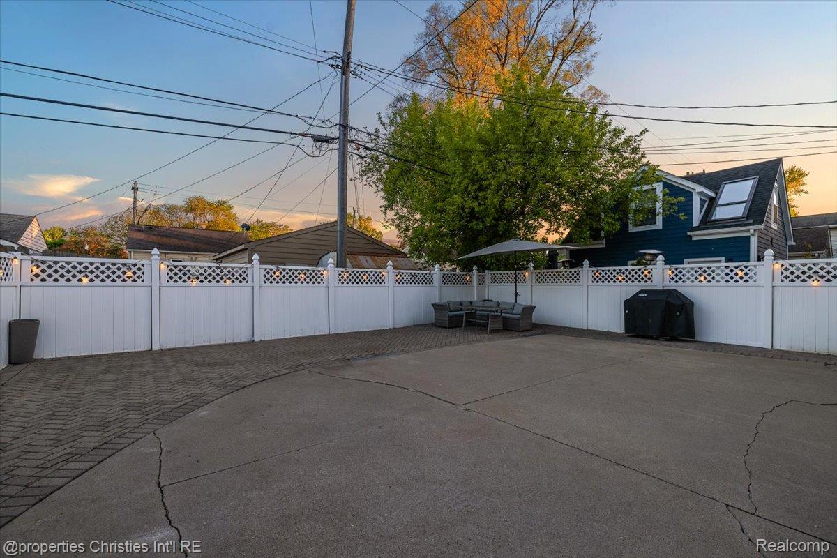 1484 Bird Avenue