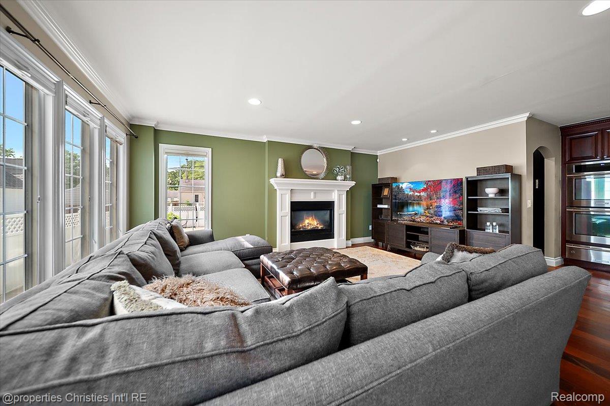 1484 Bird Avenue
