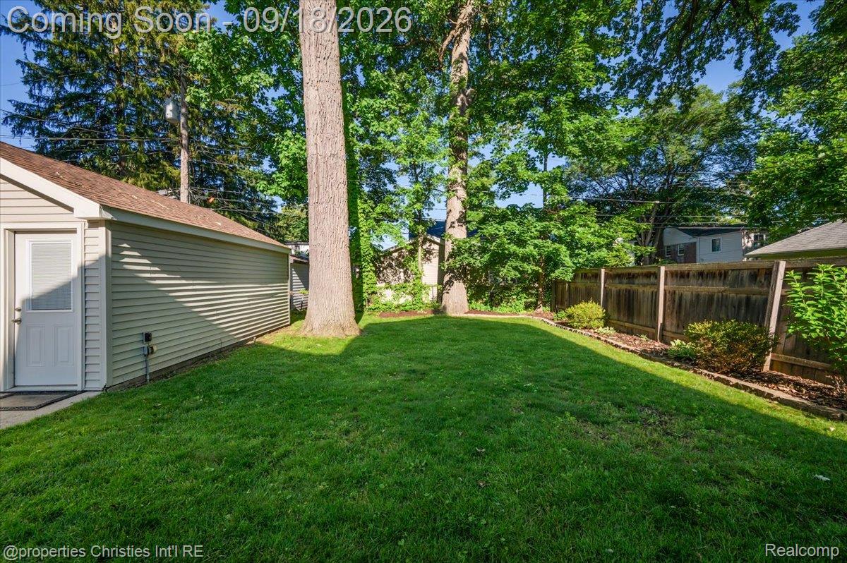 1033 Maplegrove Avenue
