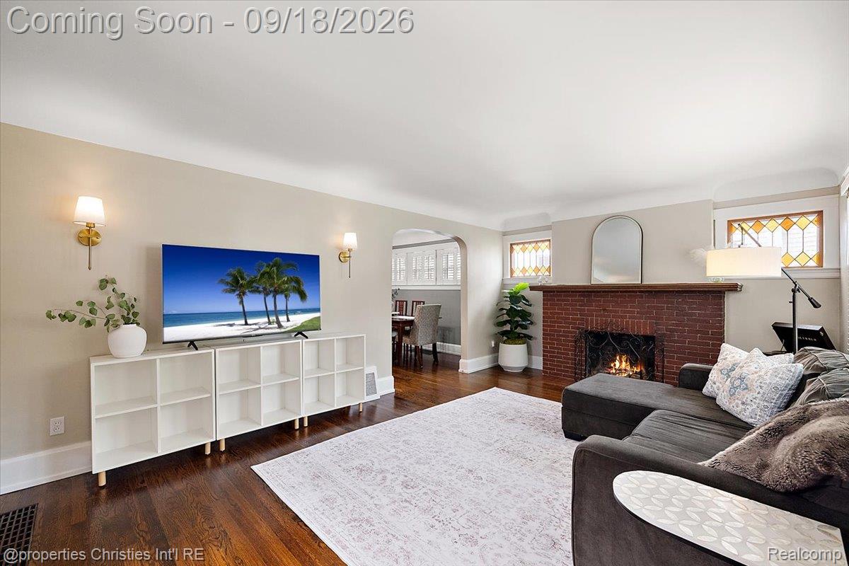 1033 Maplegrove Avenue
