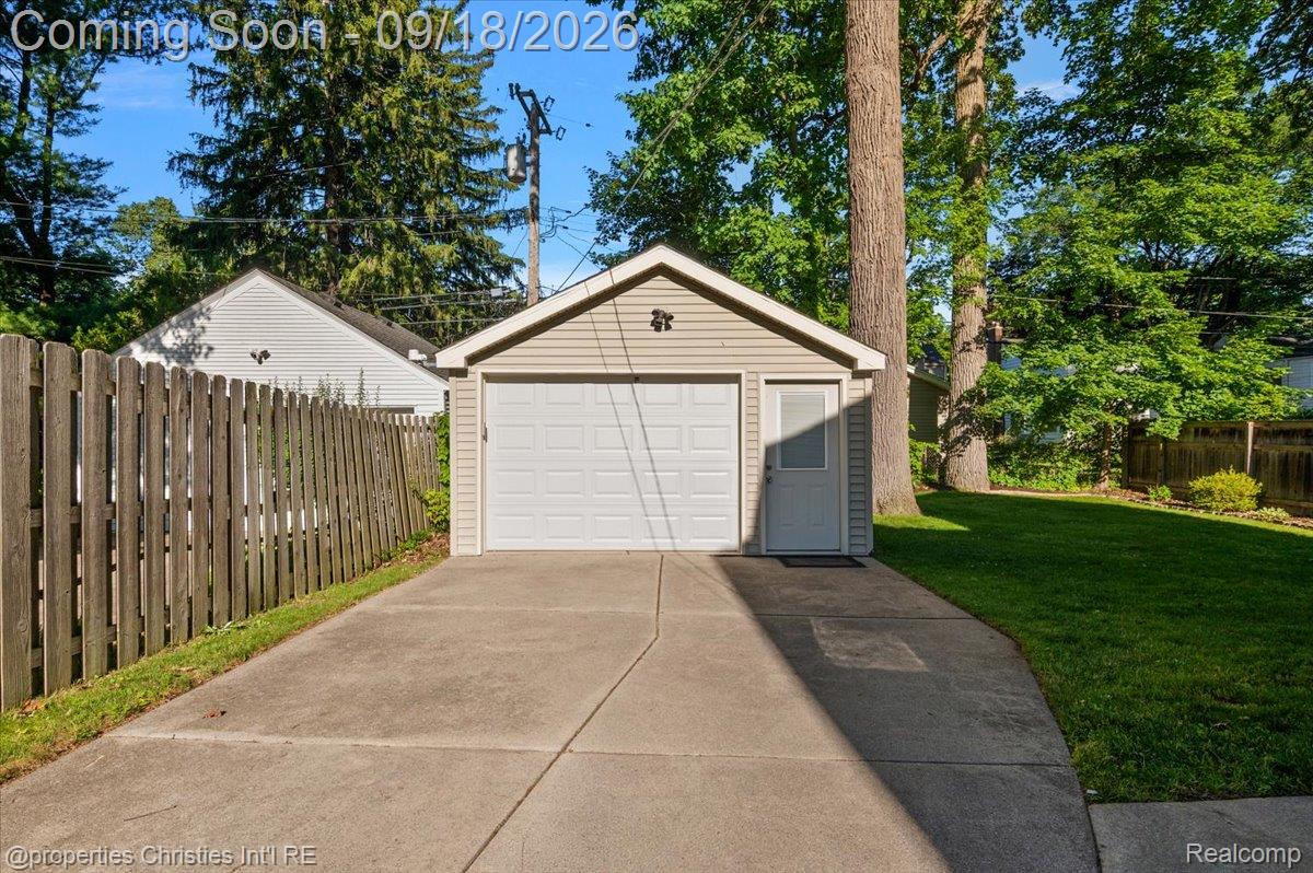 1033 Maplegrove Avenue
