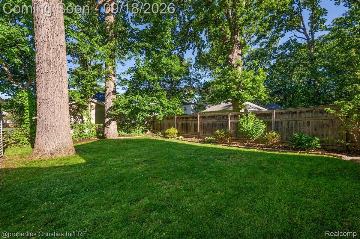 1033 Maplegrove Avenue