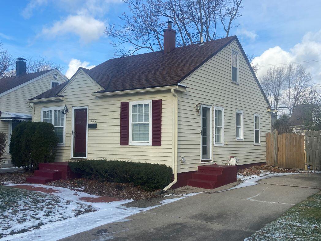 609 Dewey Street