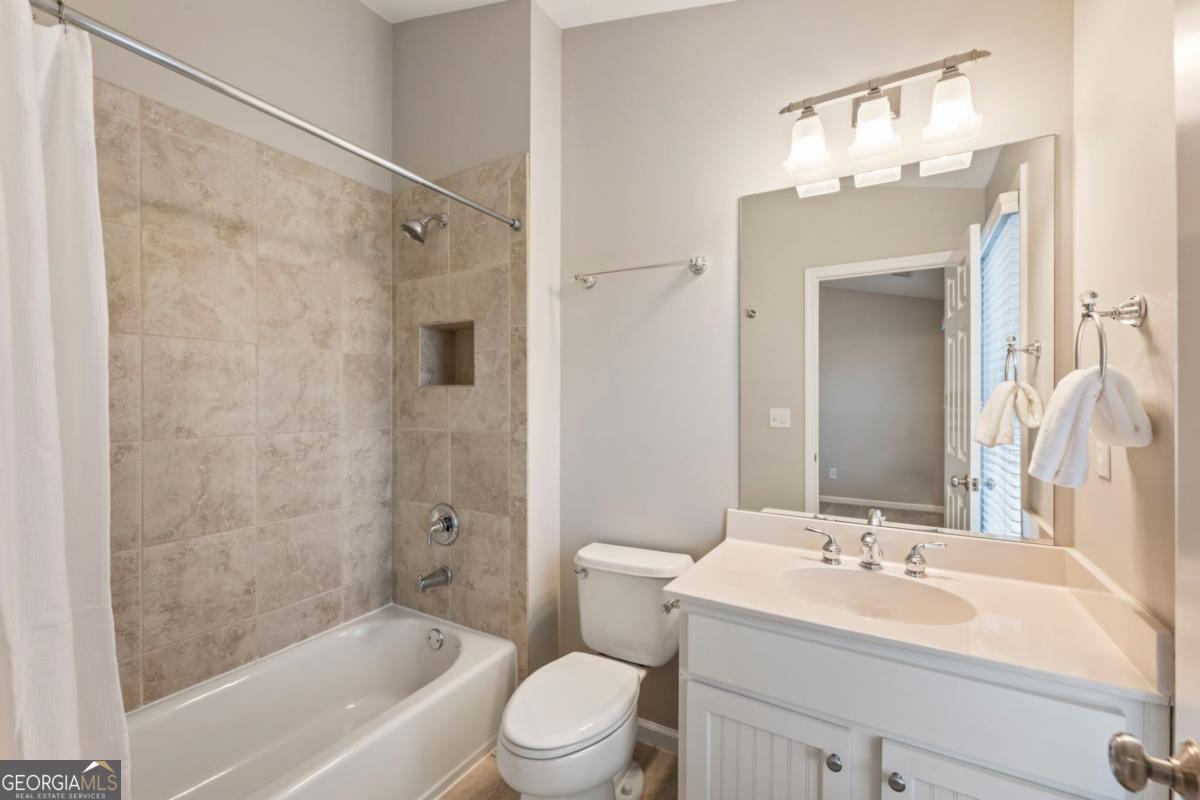 5905 Waters Edge Trail