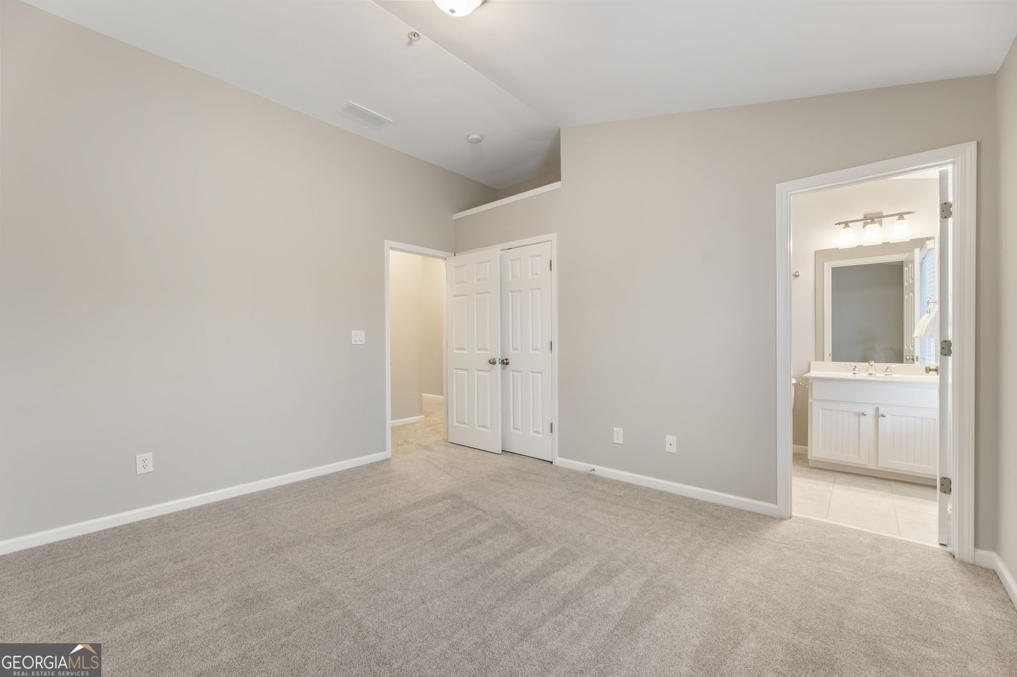 5905 Waters Edge Trail