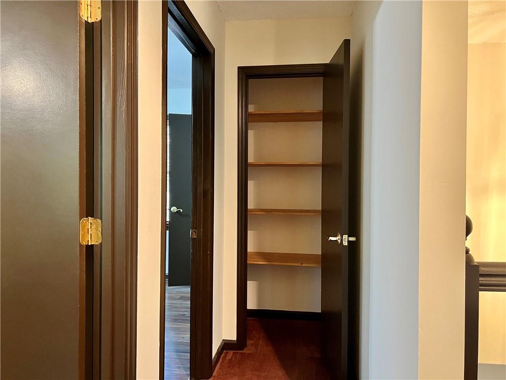 316 W Claiborne Court