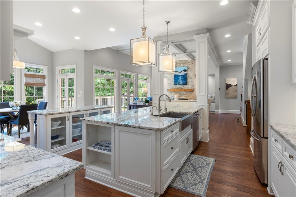 1482 Valley View Manor