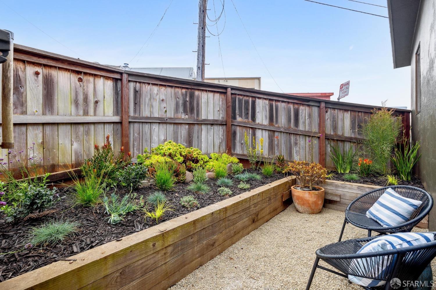 35 Valmar Terrace