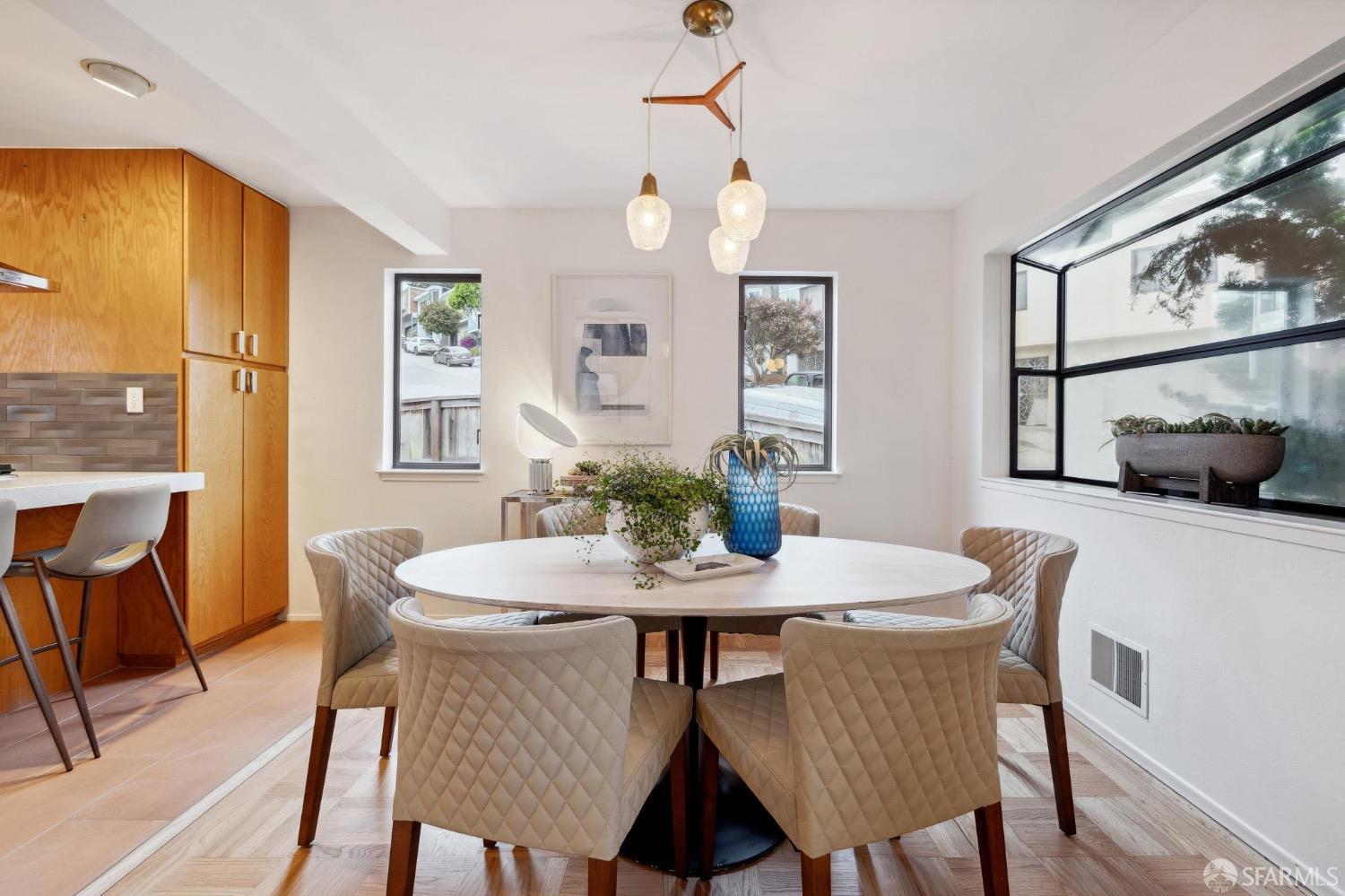 35 Valmar Terrace