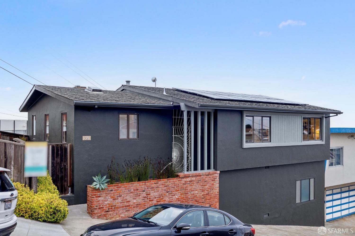 35 Valmar Terrace