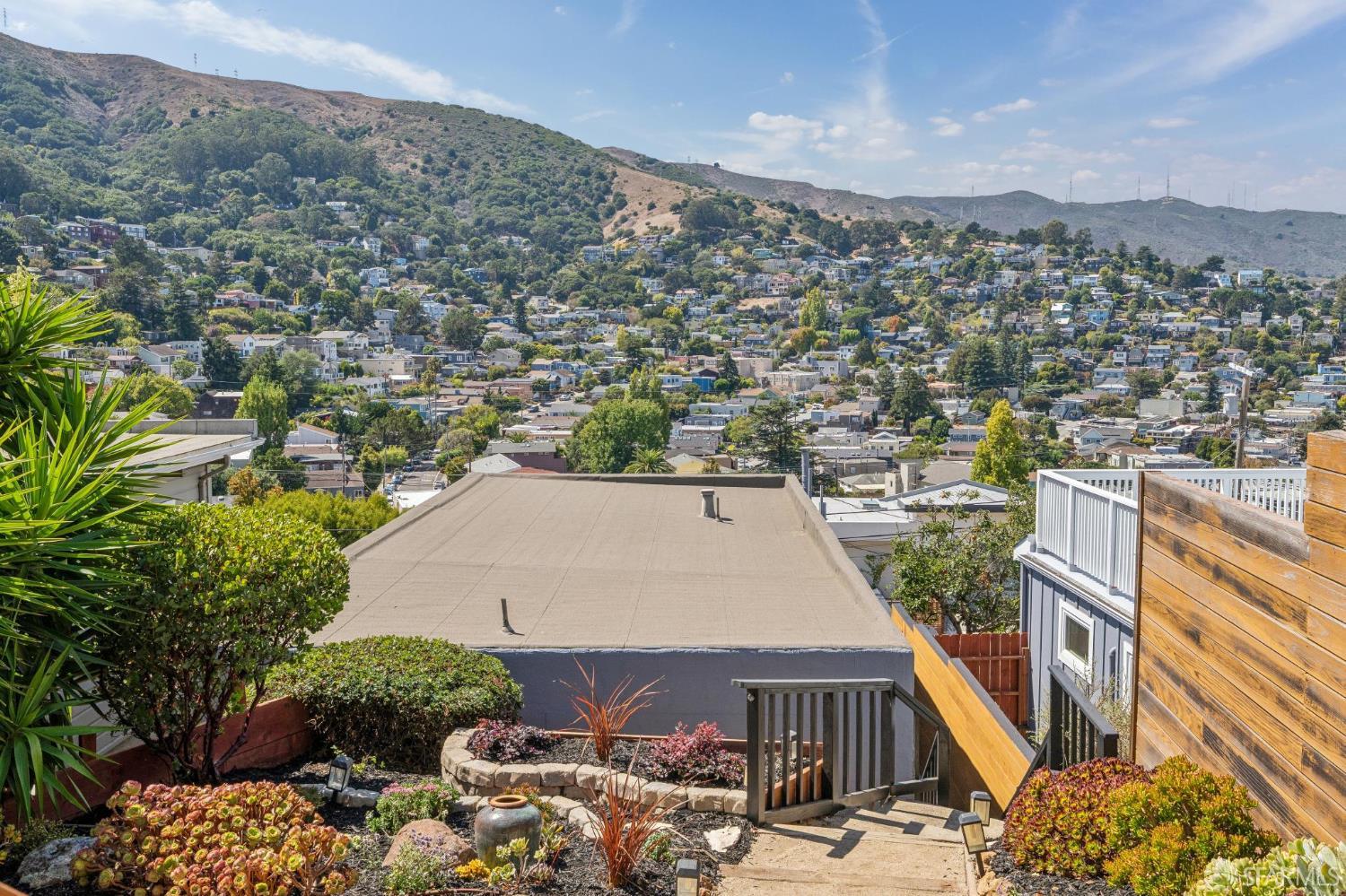 209 Santa Clara Street