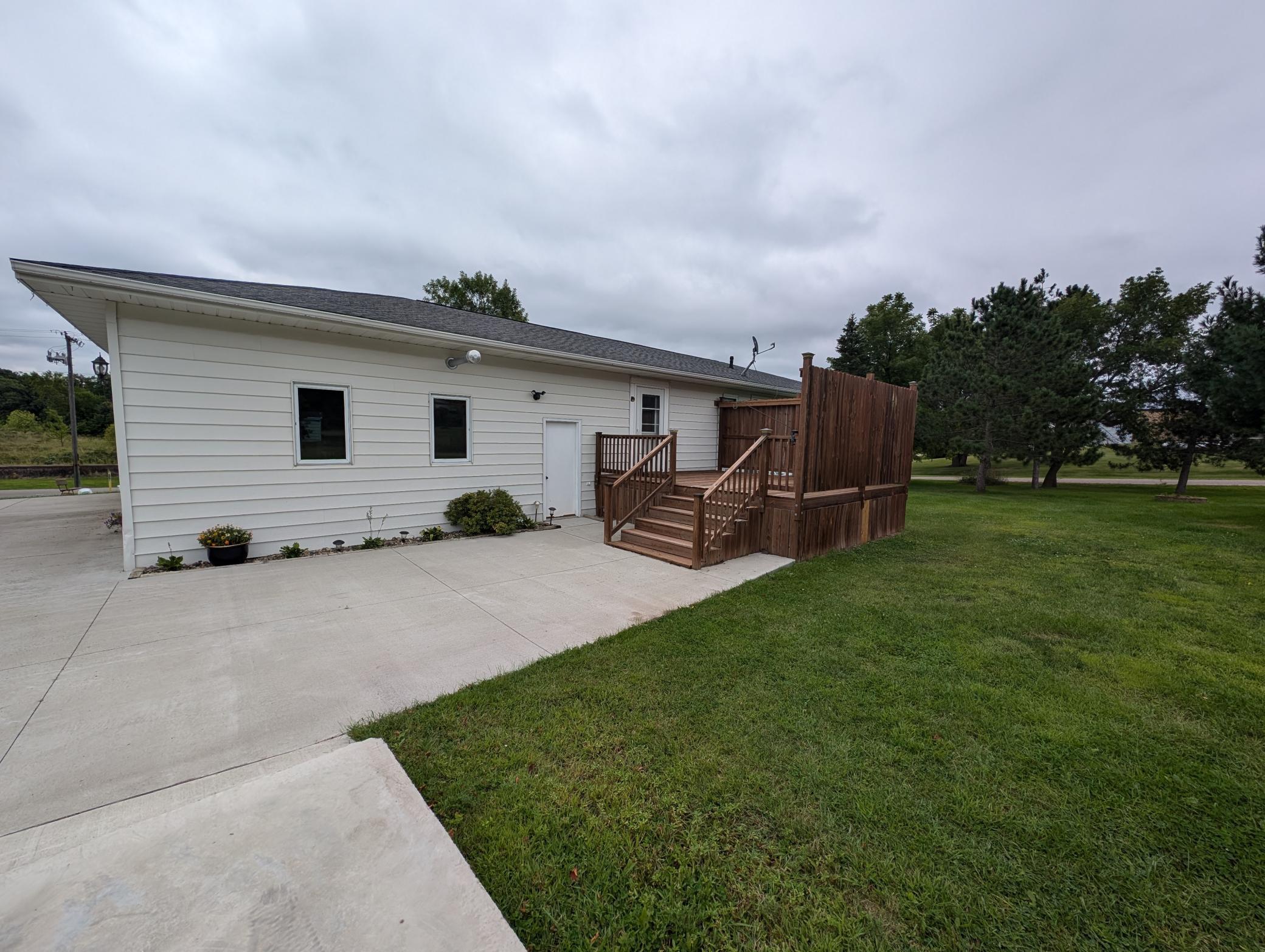 202 Railway Avenue N