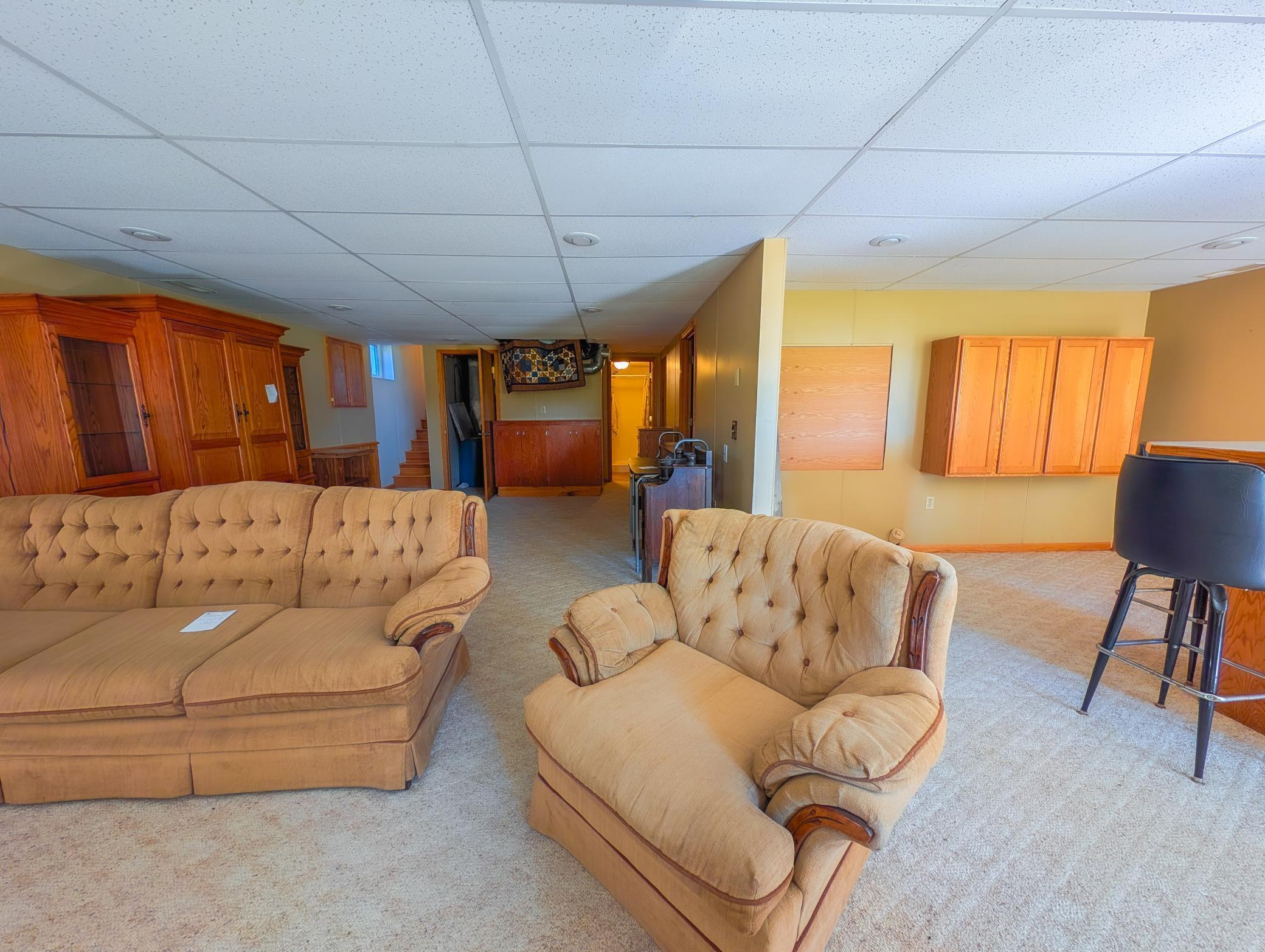 202 Railway Avenue N