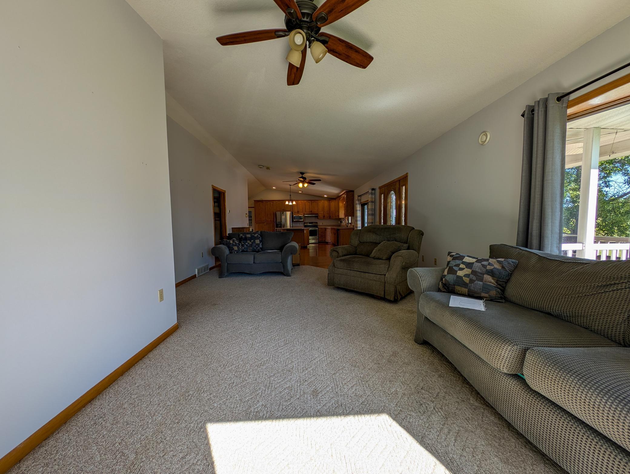 202 Railway Avenue N