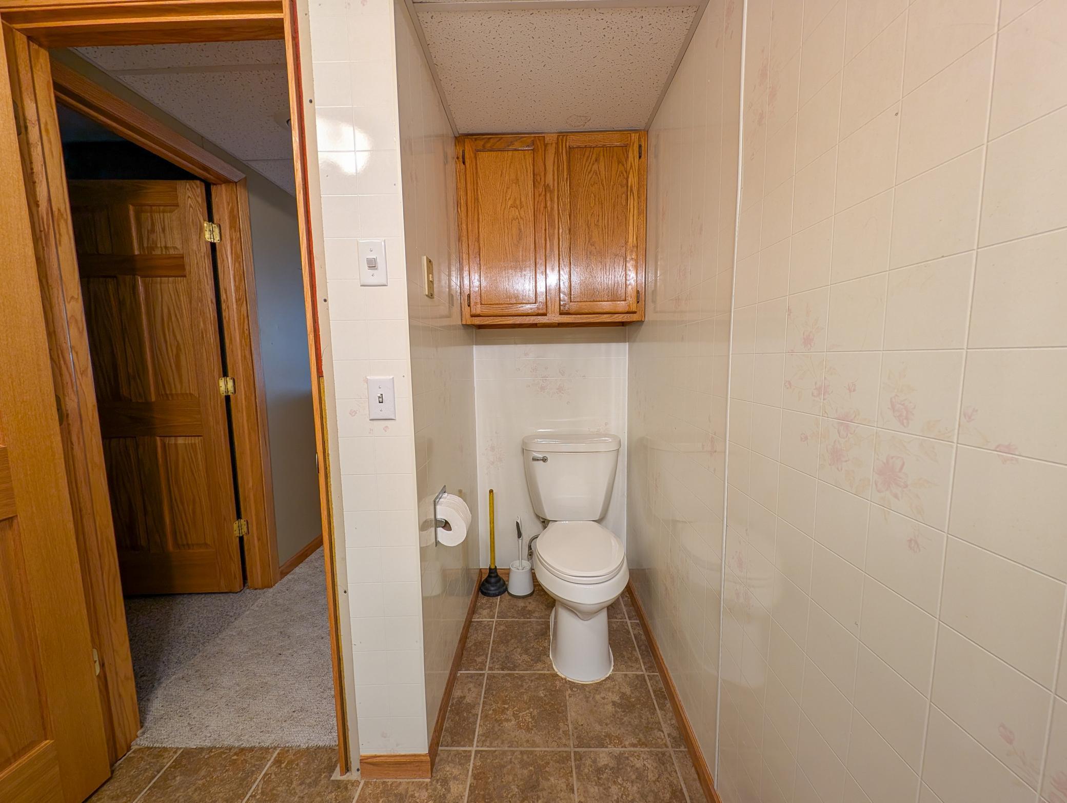 202 Railway Avenue N