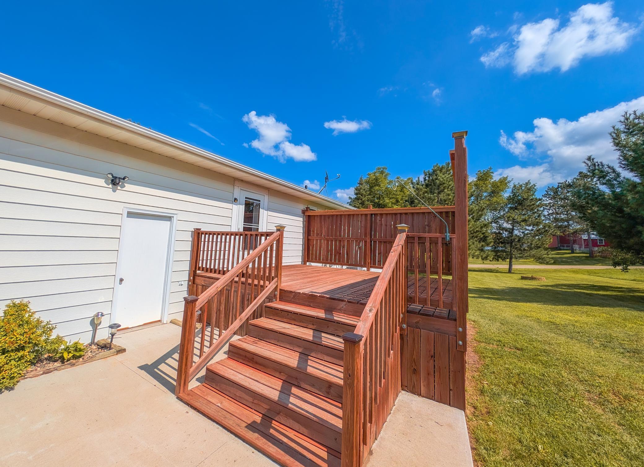 202 Railway Avenue N