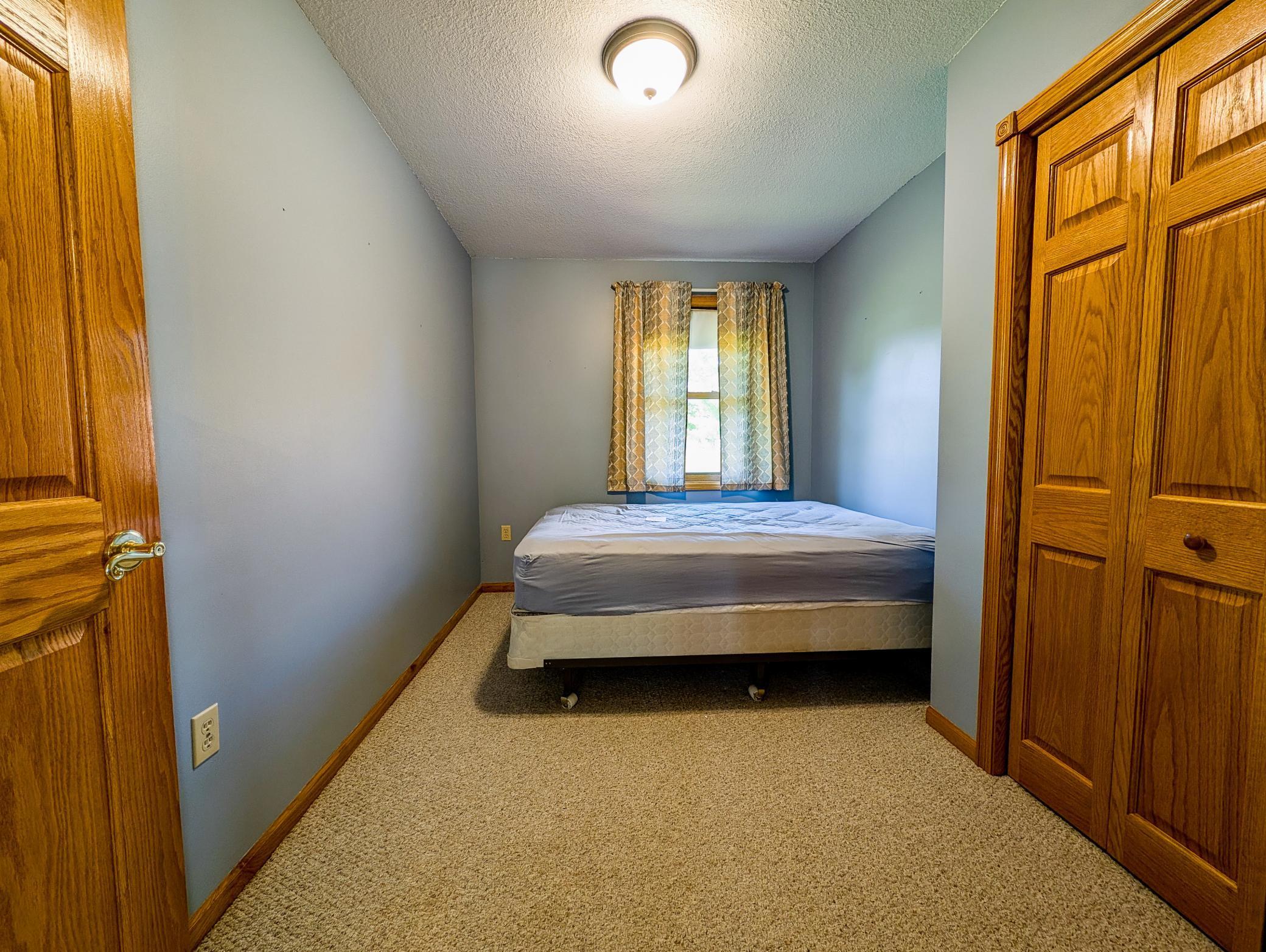 202 Railway Avenue N