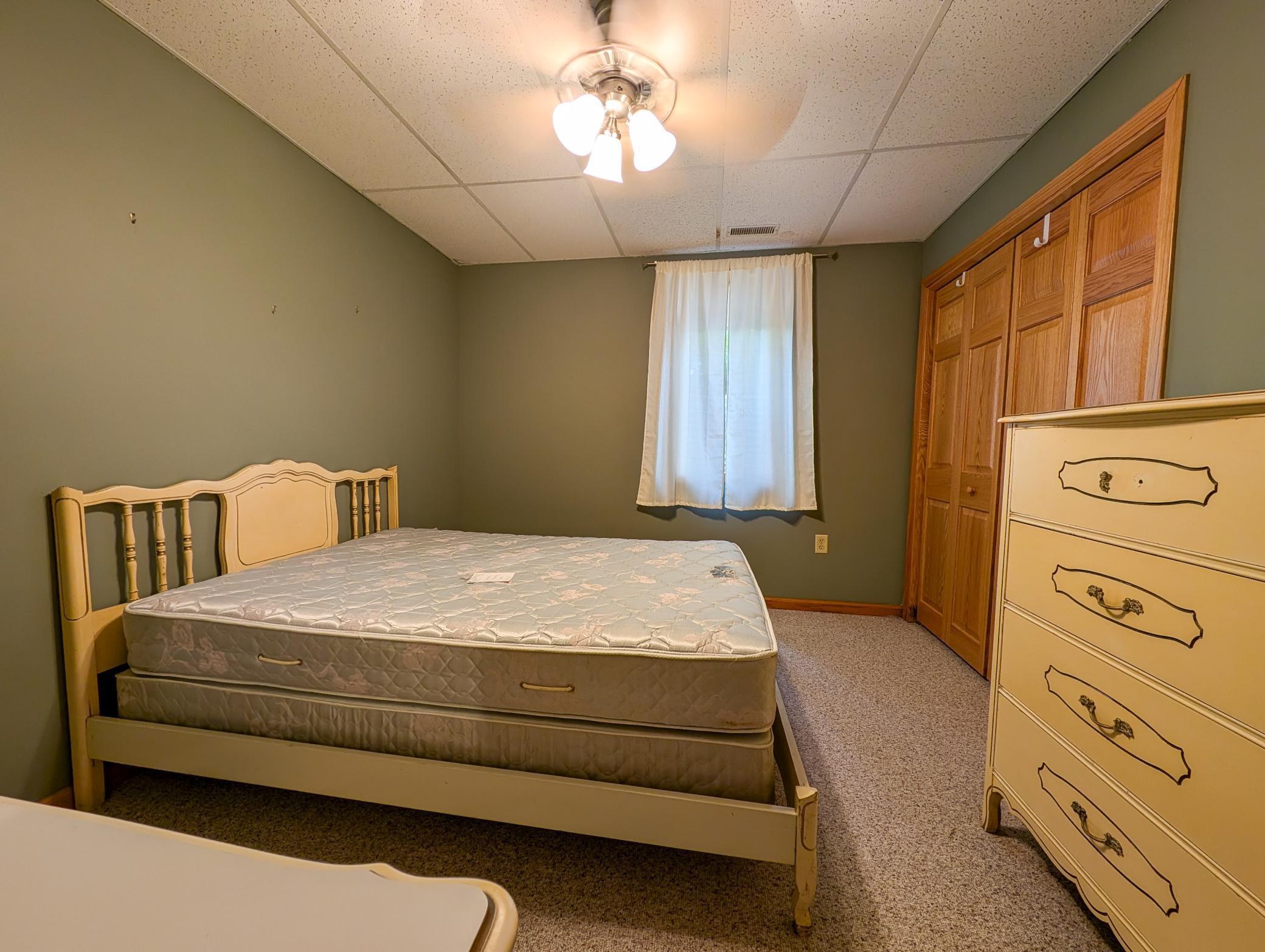 202 Railway Avenue N