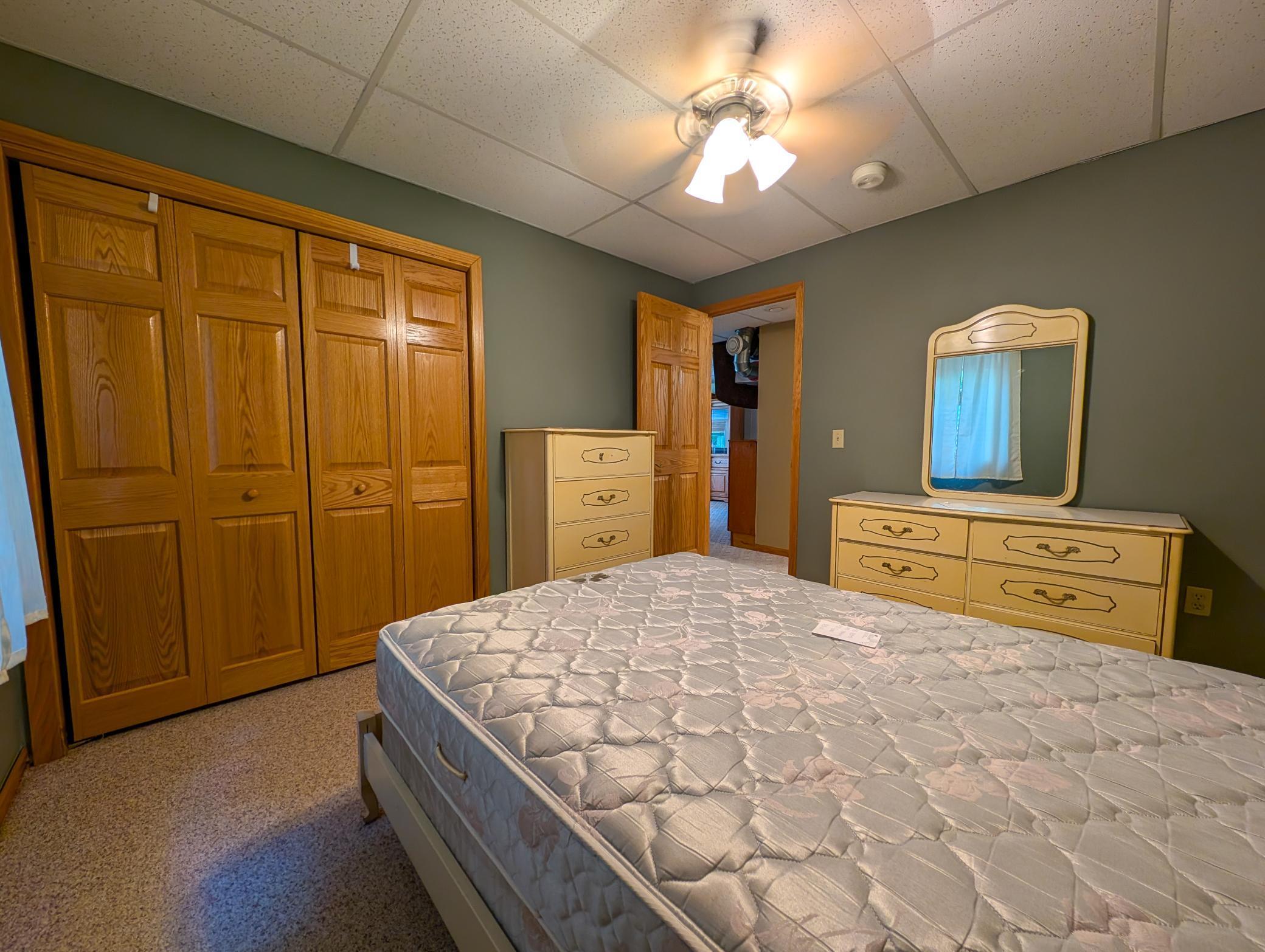 202 Railway Avenue N