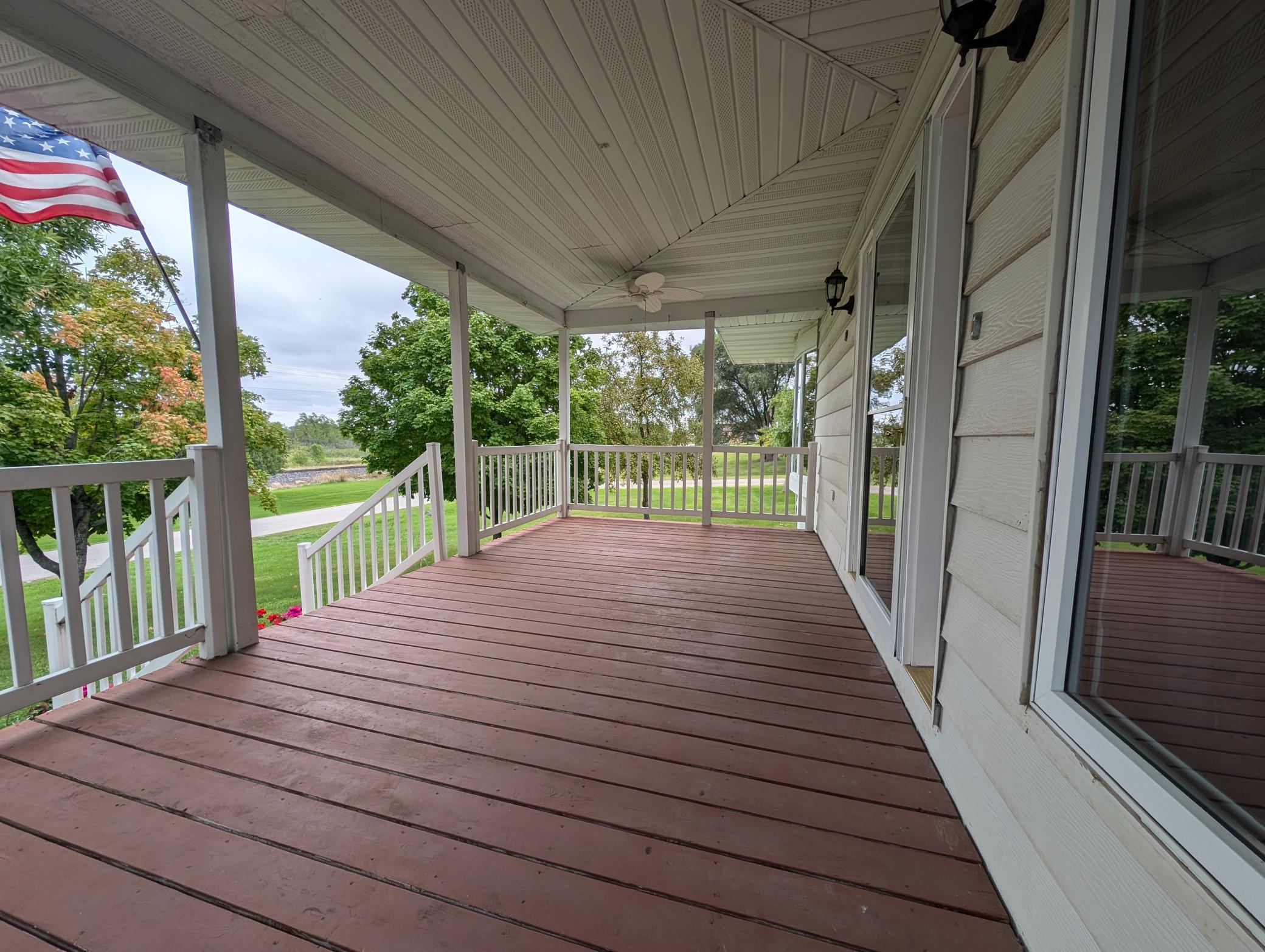 202 Railway Avenue N