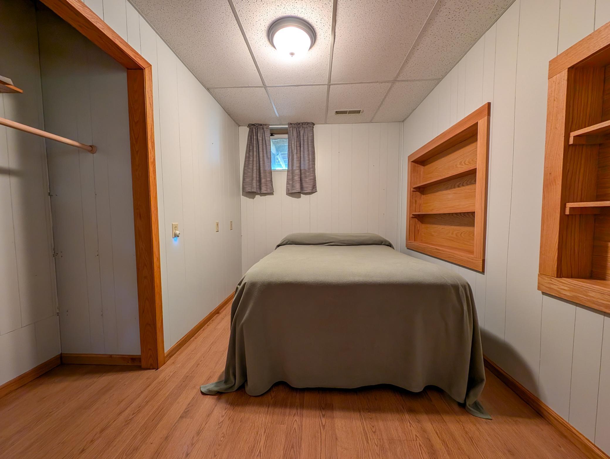 202 Railway Avenue N