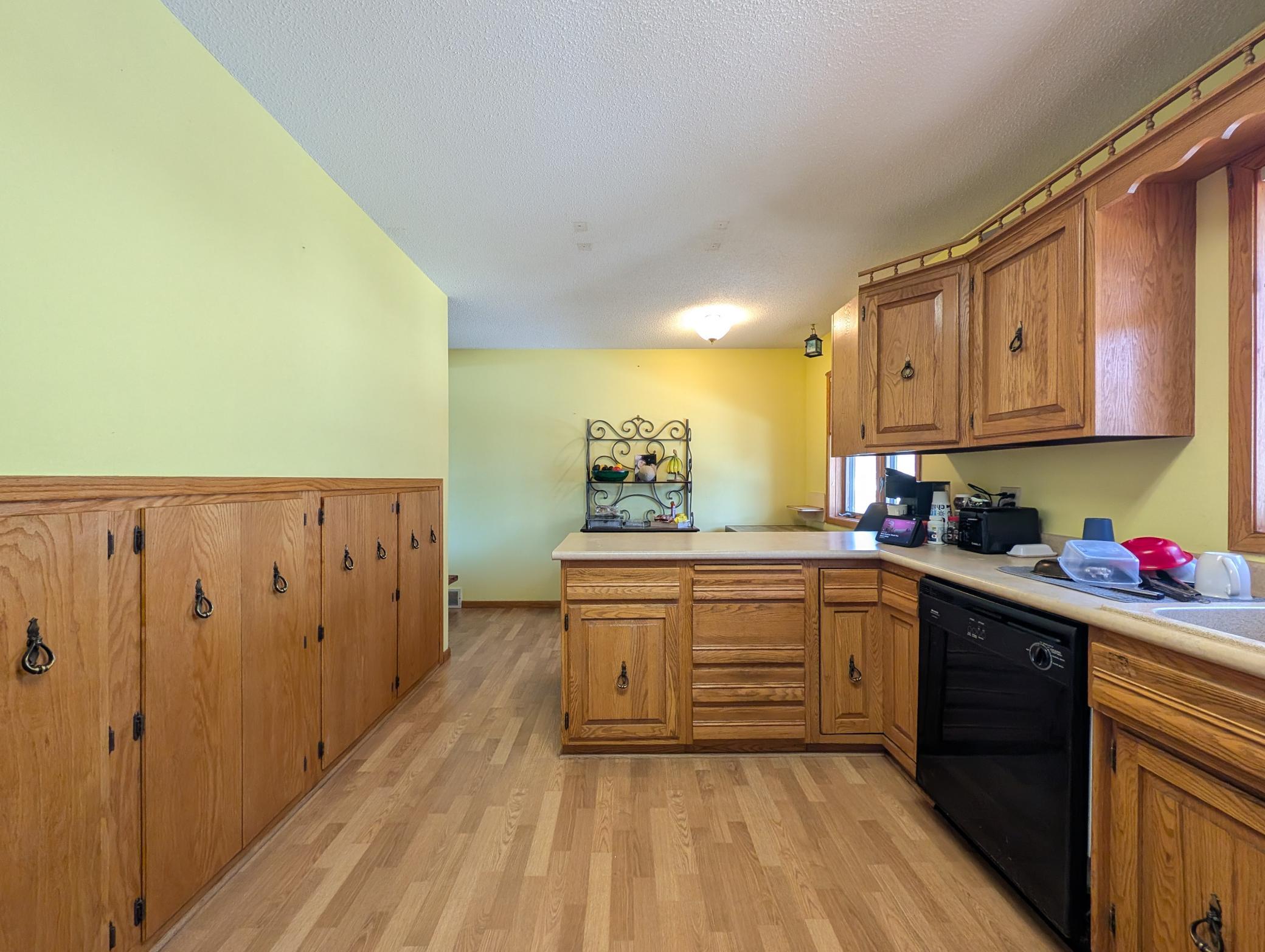 411 6th Avenue SW