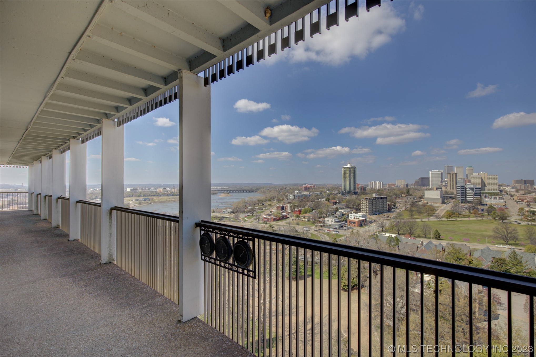 2300 S Riverside Drive 17G